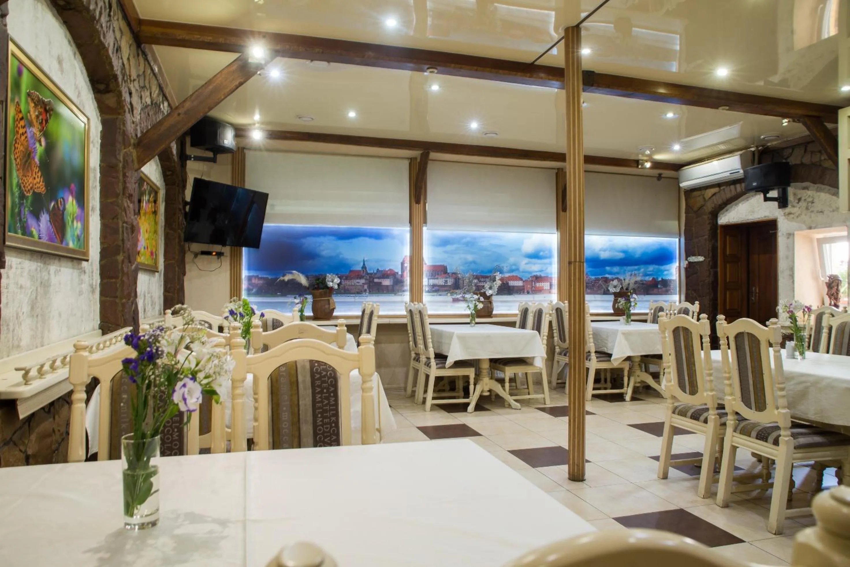 Restaurant/places to eat in Knyazhyi Dvir