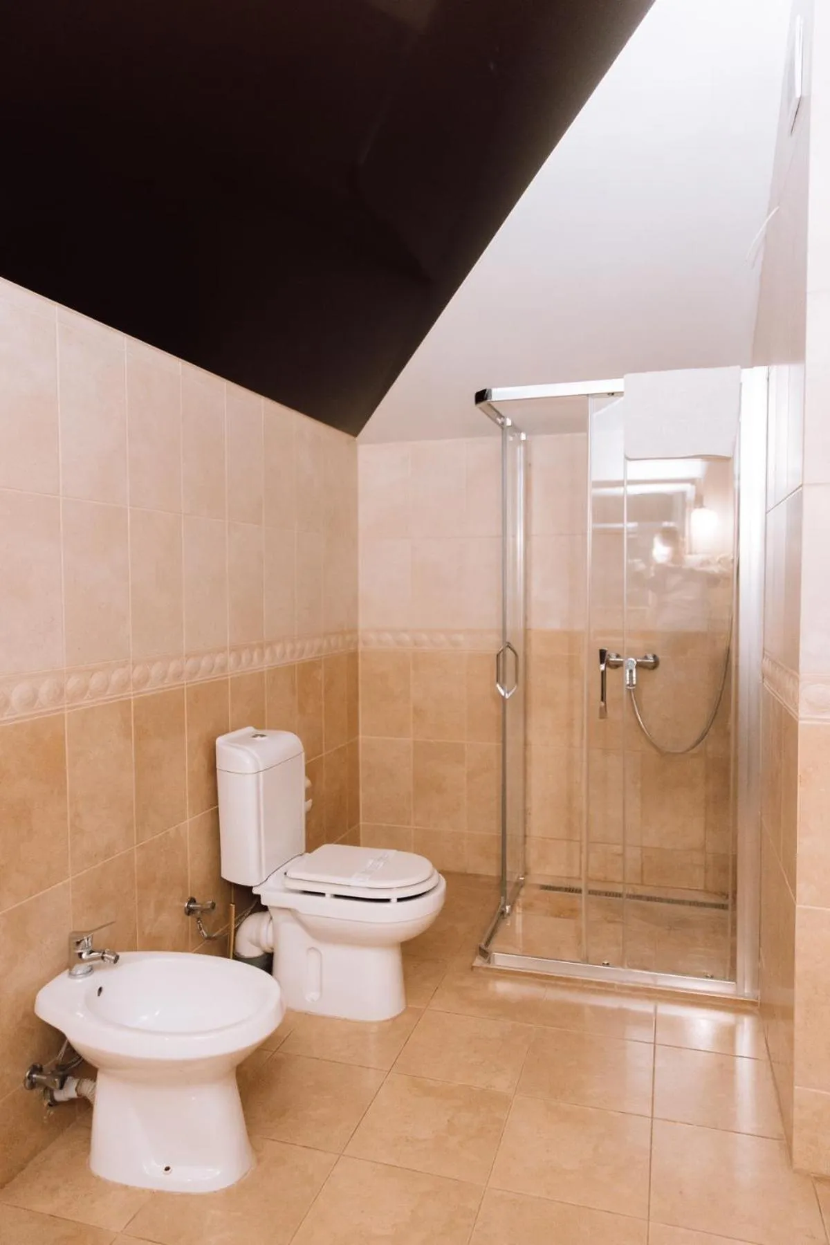 Shower in Knyazhyi Dvir