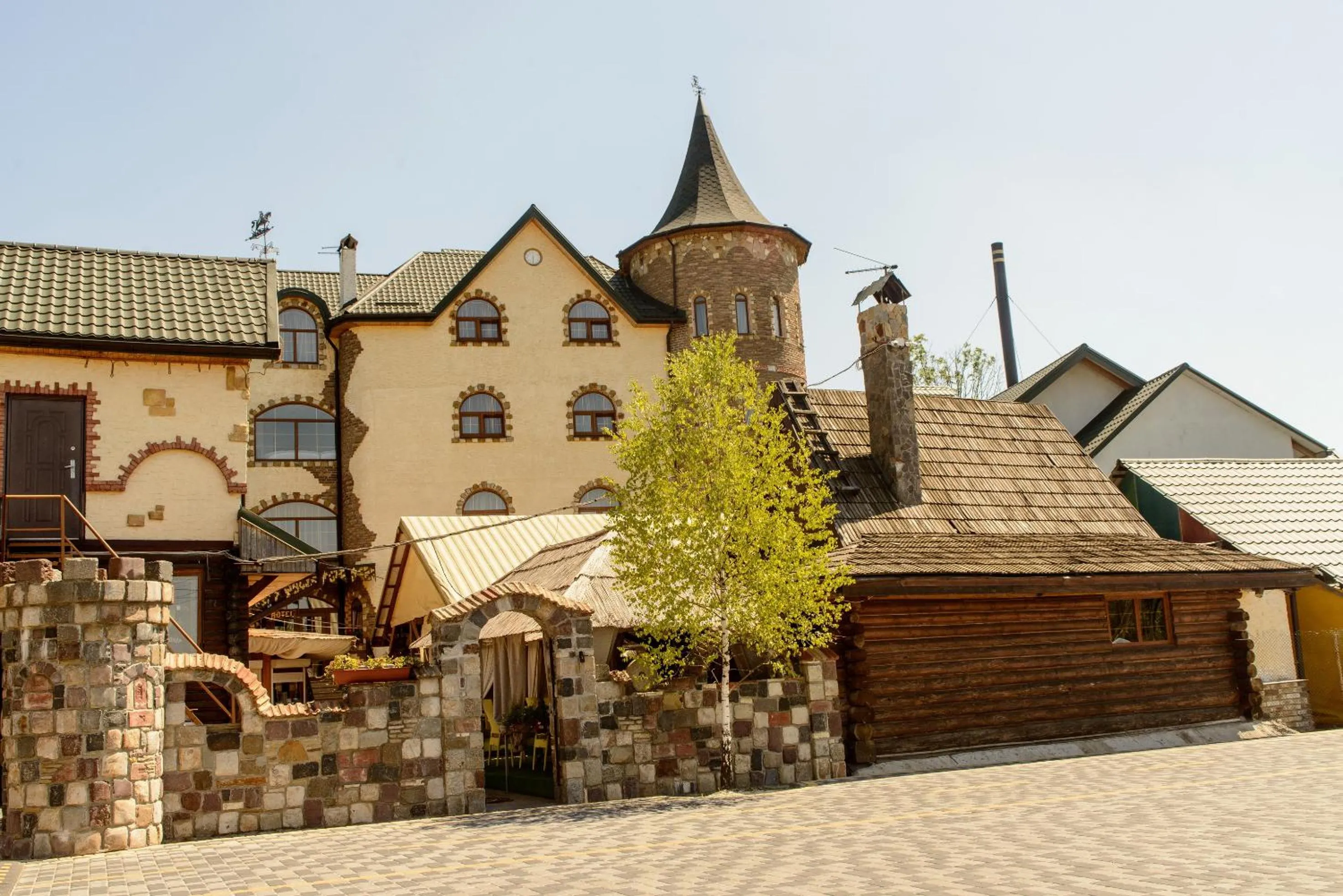 Restaurant/places to eat in Knyazhyi Dvir