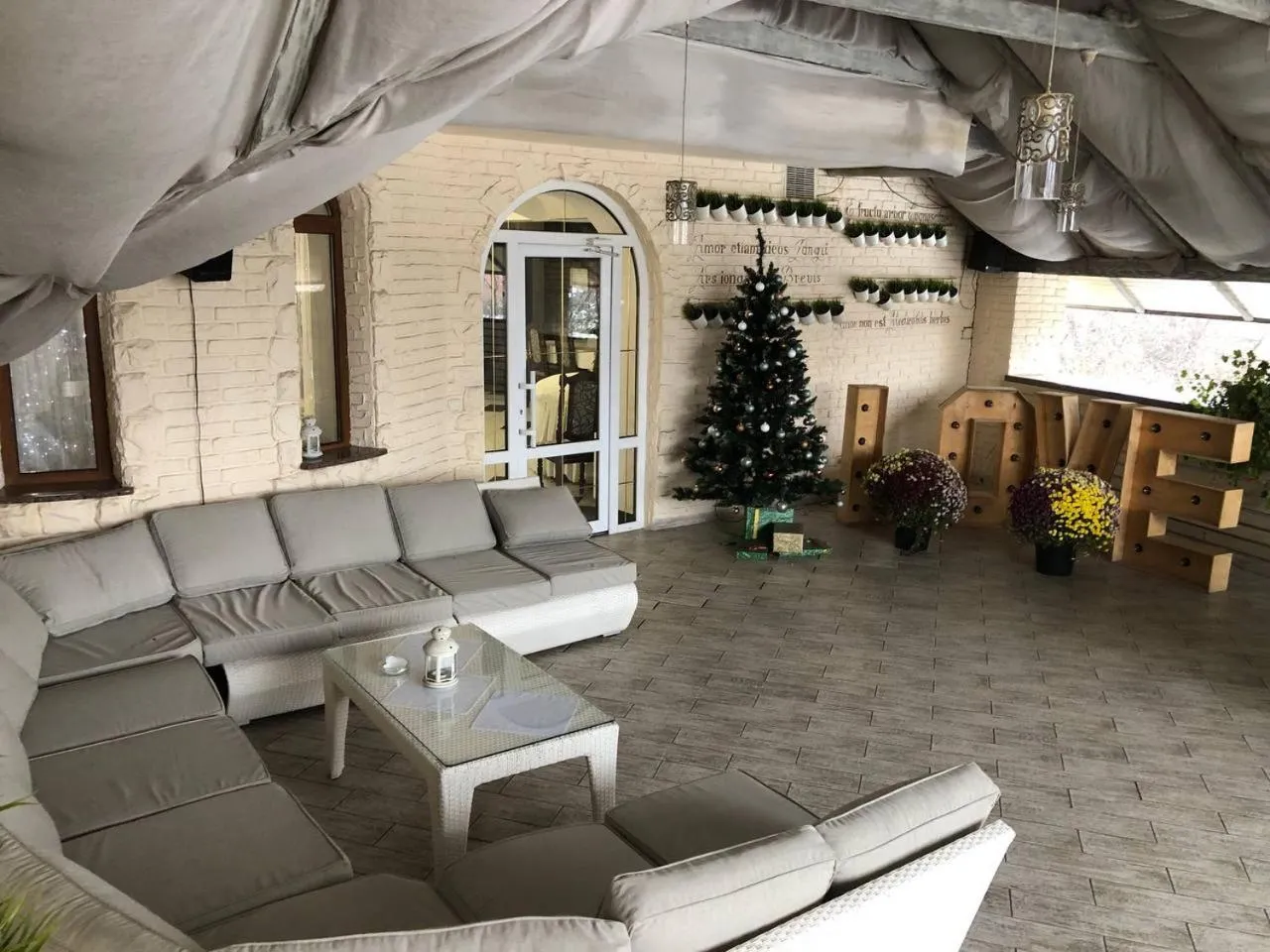 Seating area in Knyazhyi Dvir