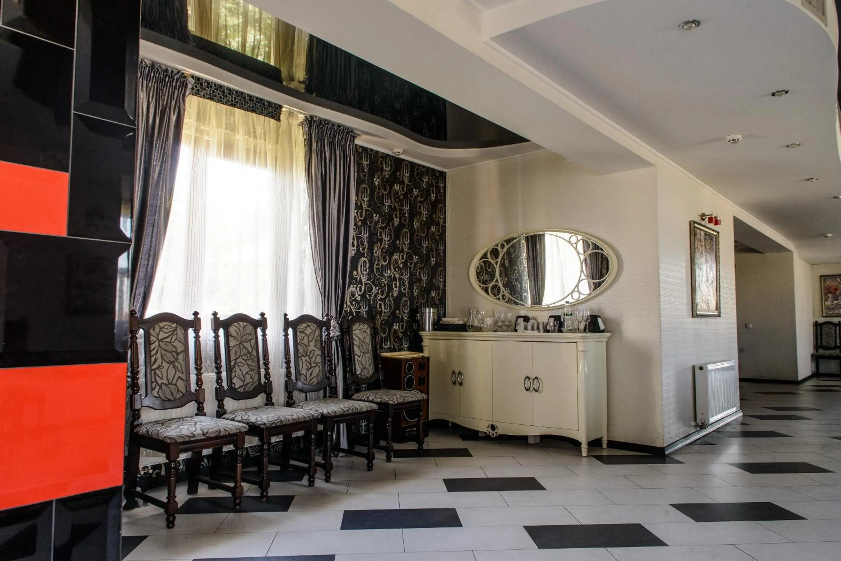 Restaurant/places to eat in Knyazhyi Dvir