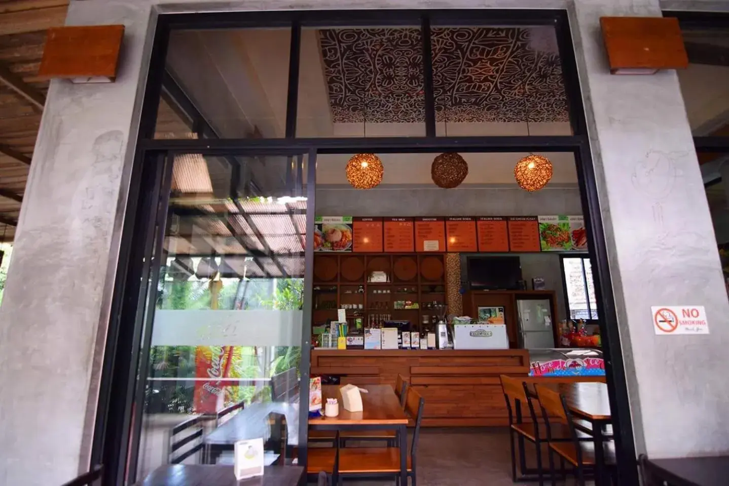 Restaurant/places to eat in Chalicha Resort Restaurant/places to eat in Chalicha Resort