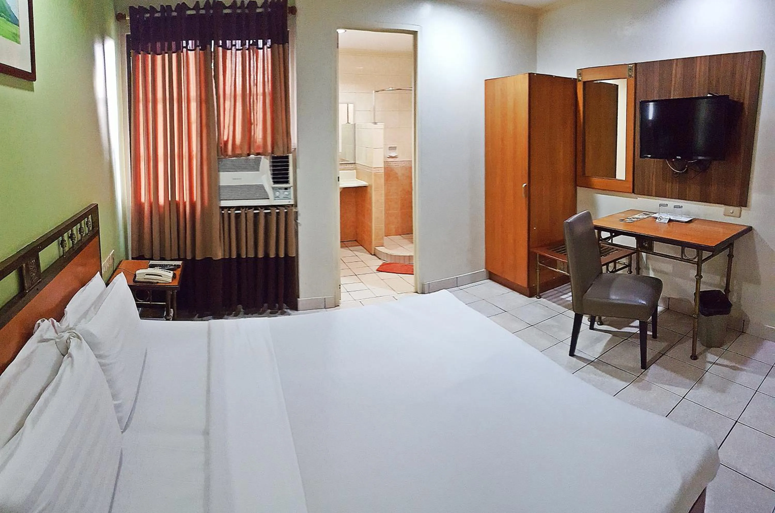 Photo of the whole room, Bed in Golden Valley Hotel