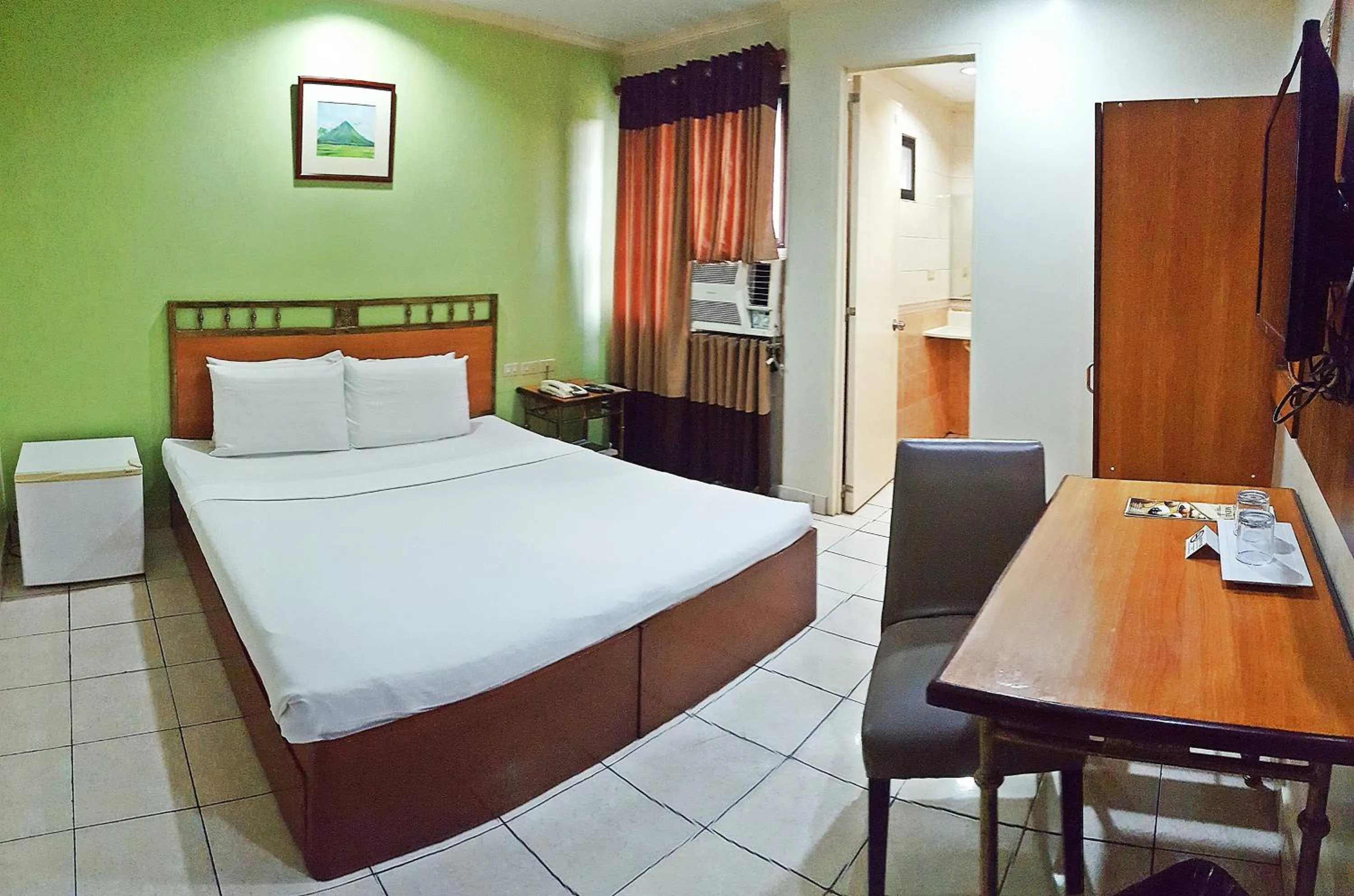 Bed in Golden Valley Hotel