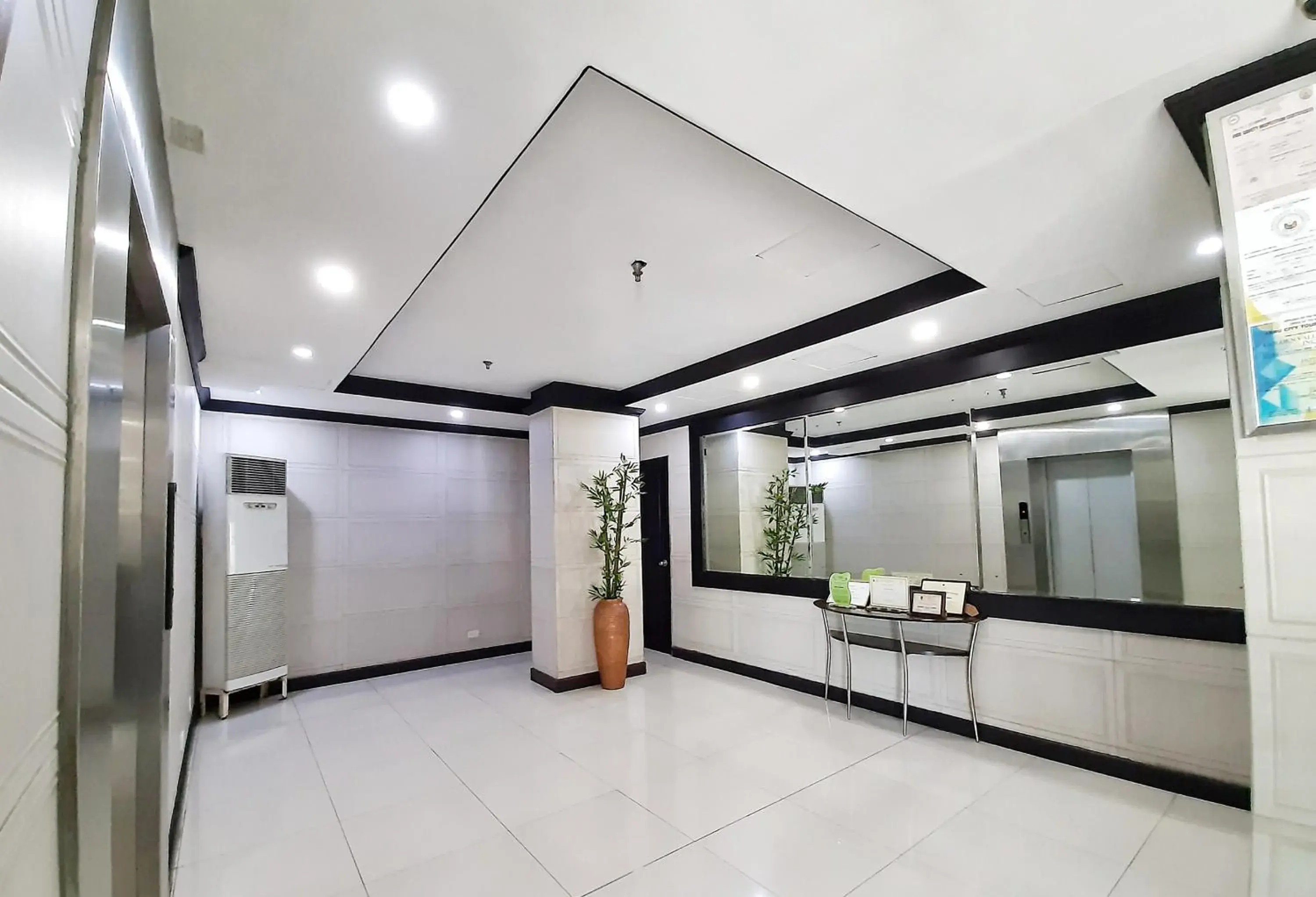 Golden Valley Hotel Golden Valley Hotel