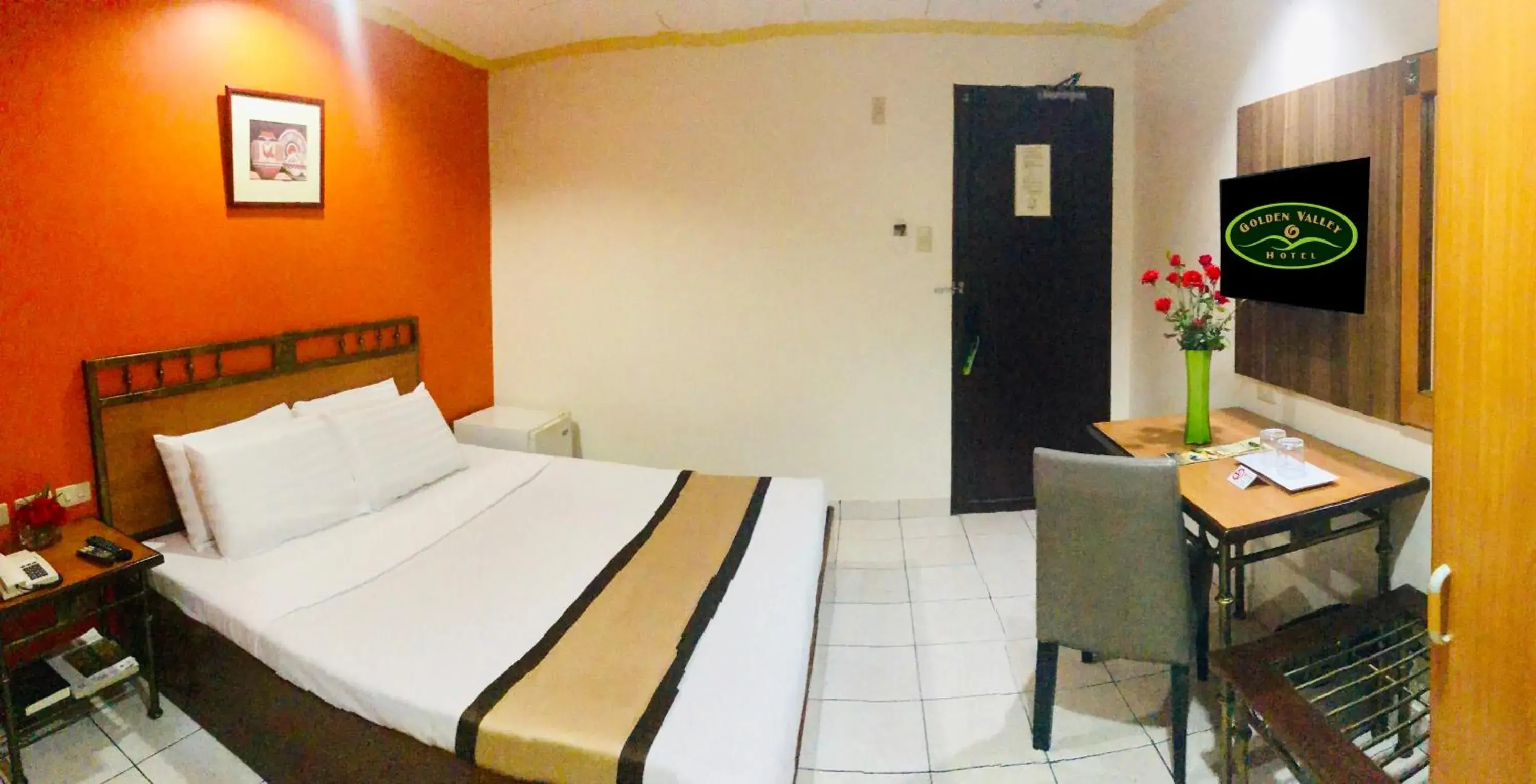 Bedroom, Bed in Golden Valley Hotel Bedroom, Bed in Golden Valley Hotel