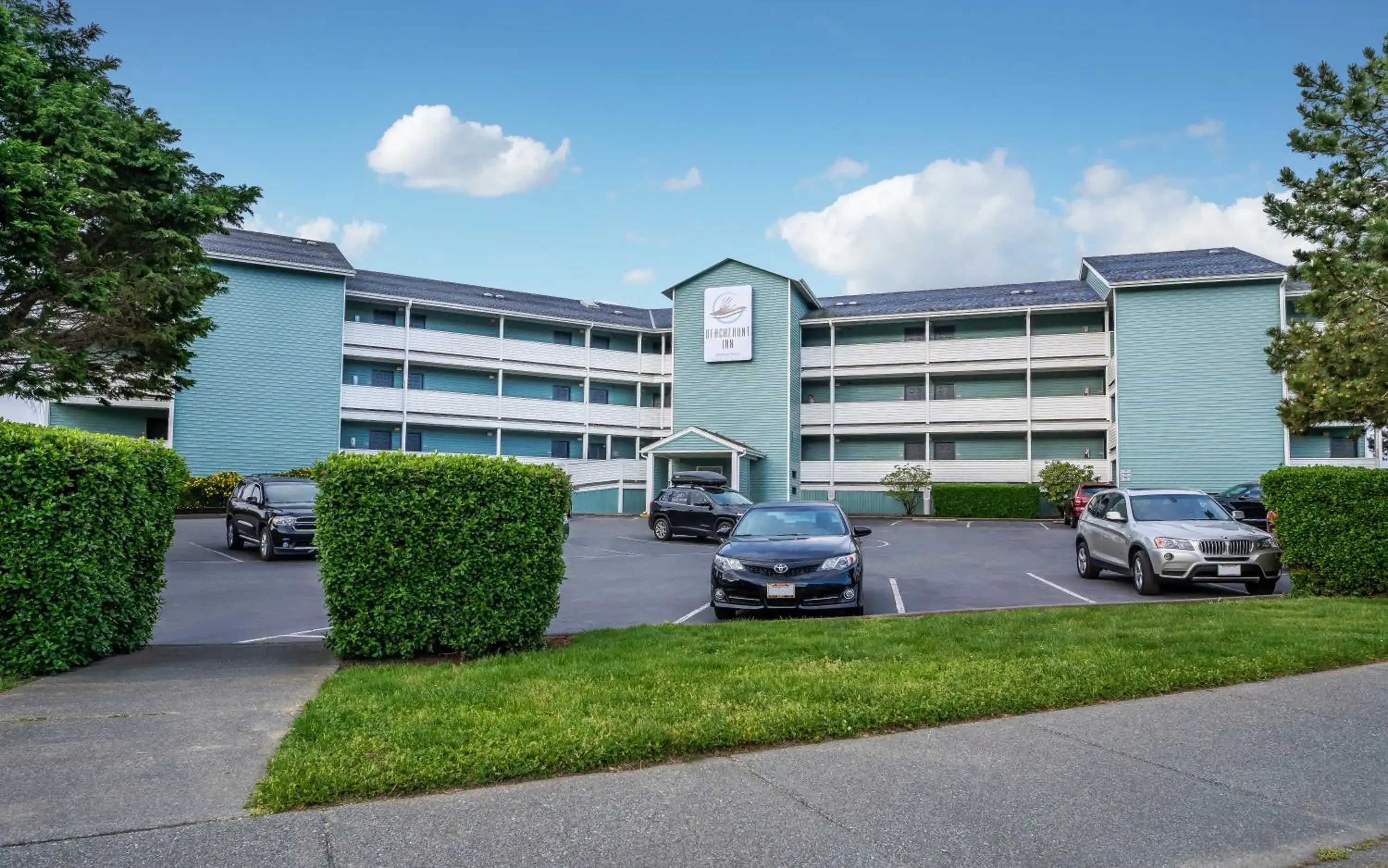 Facade/entrance in Beachfront Inn Facade/entrance in Beachfront Inn