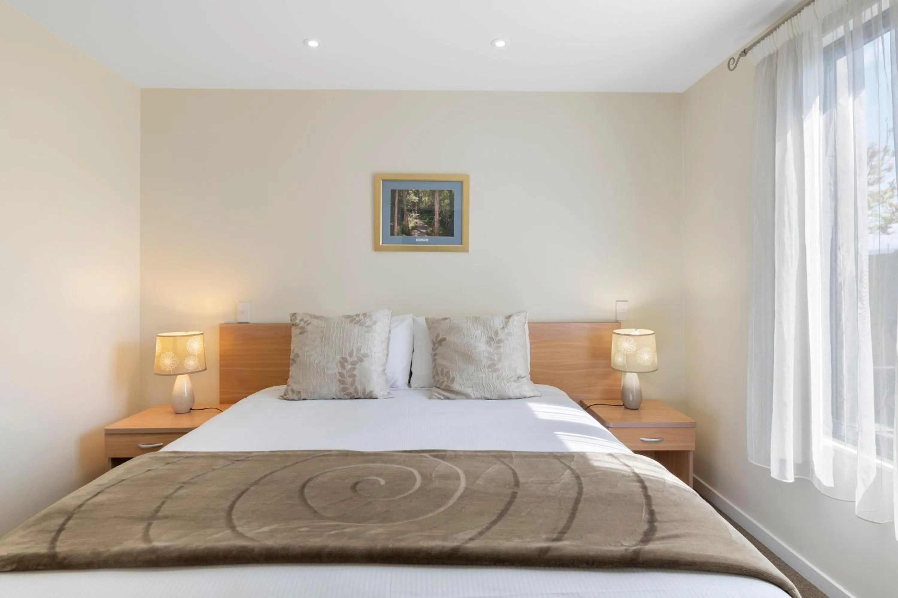 Bed in Nautilus Lodge Motel