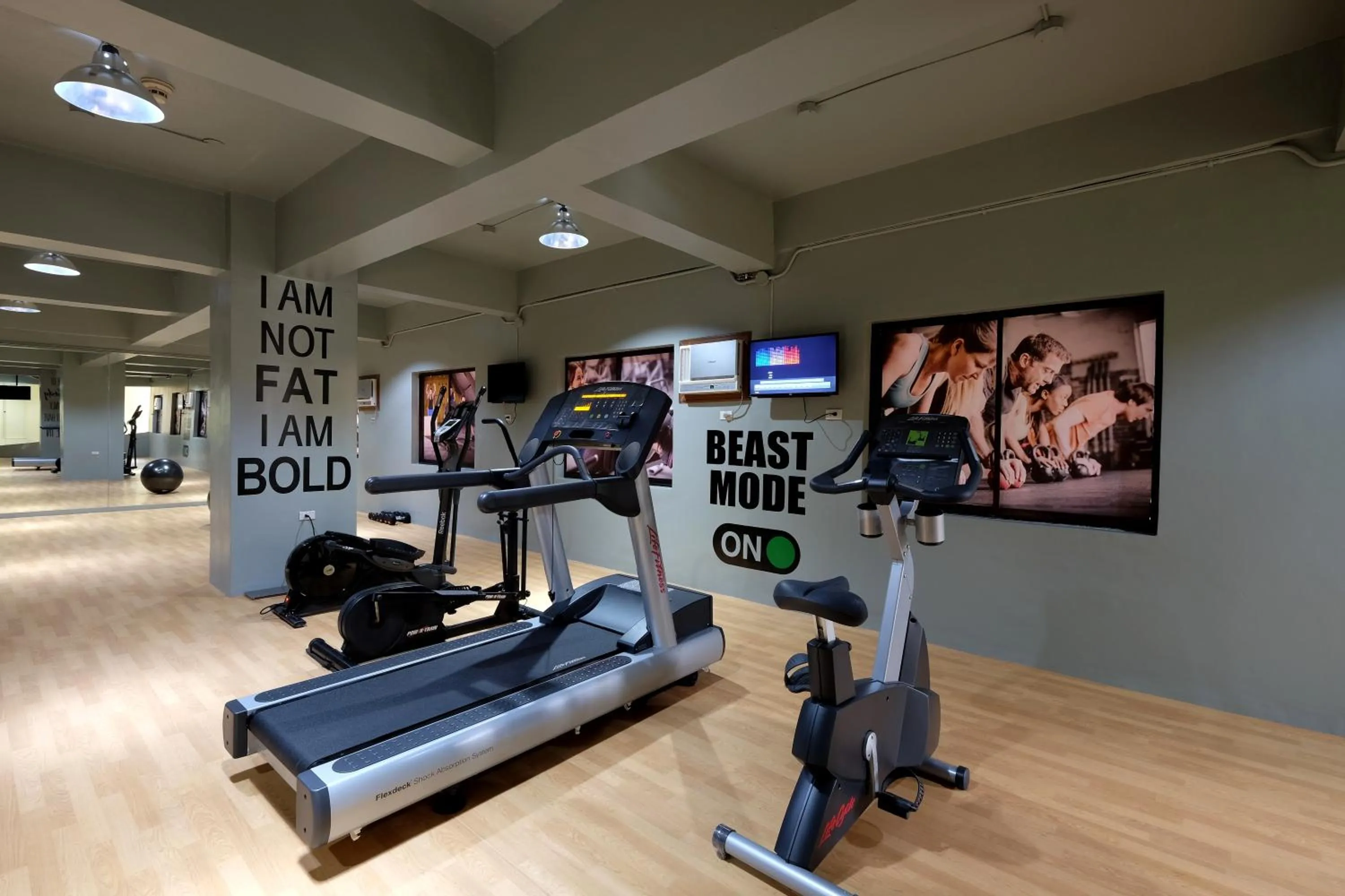 Fitness centre/facilities in Golden Prince Hotel & Suites