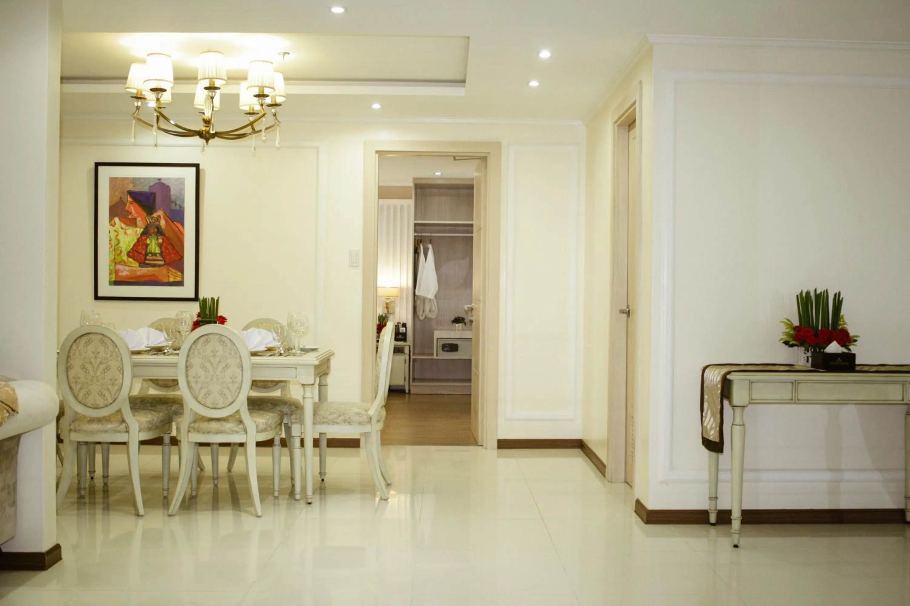 Seating area in Golden Prince Hotel & Suites