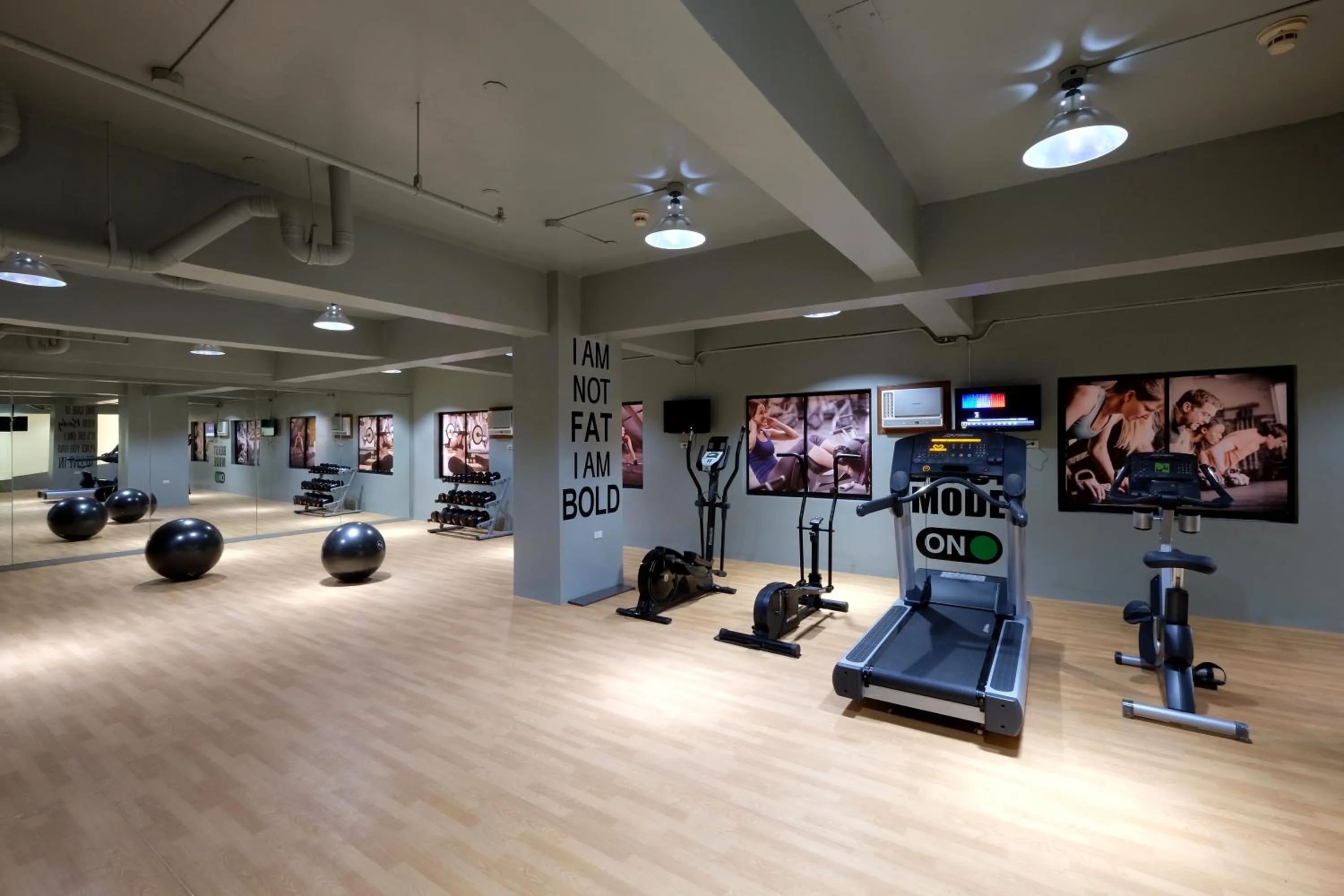 Fitness centre/facilities in Golden Prince Hotel & Suites