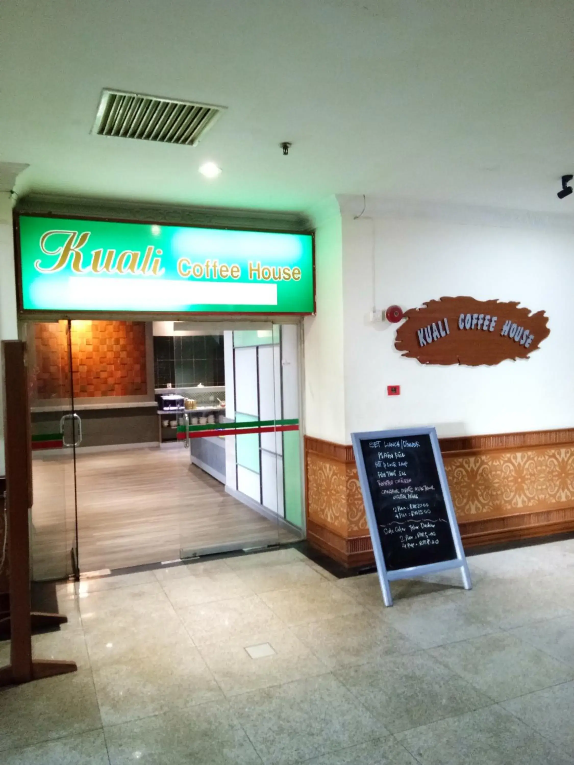 Restaurant/places to eat in Purnama Hotel Restaurant/places to eat in Purnama Hotel