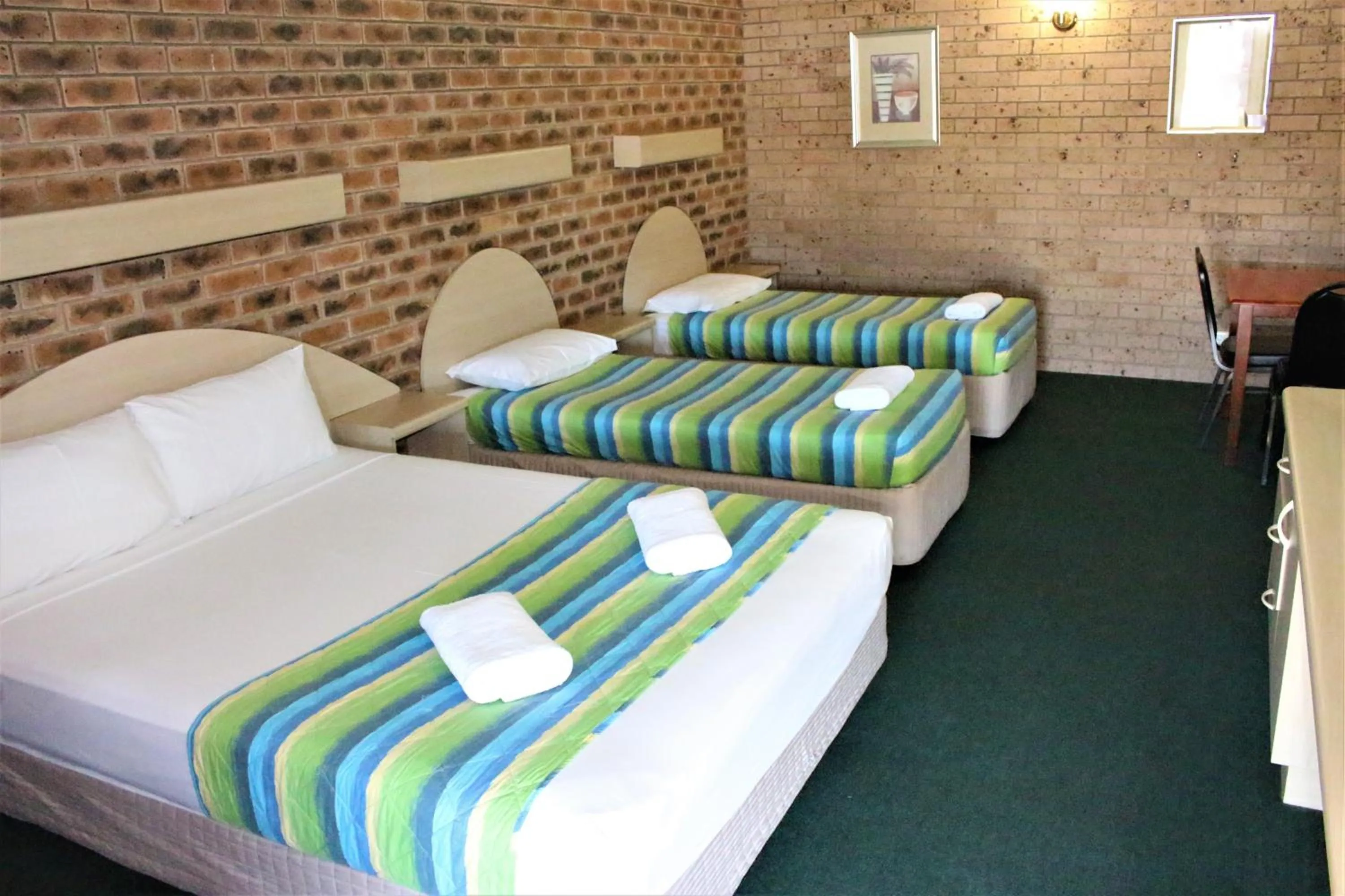 Family, Bed in Castle Motor Lodge