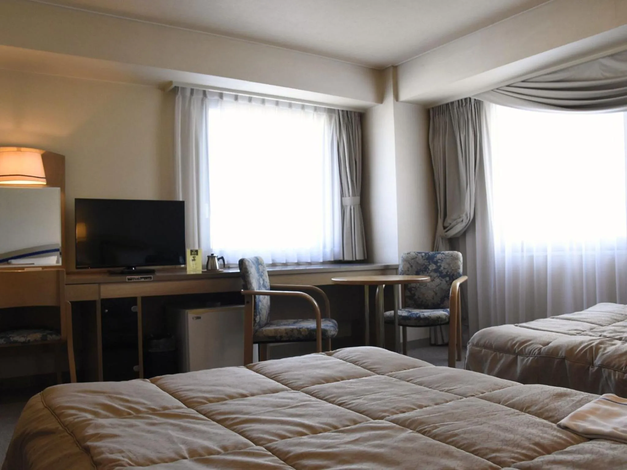 Photo of the whole room, Bed in Silk Hotel