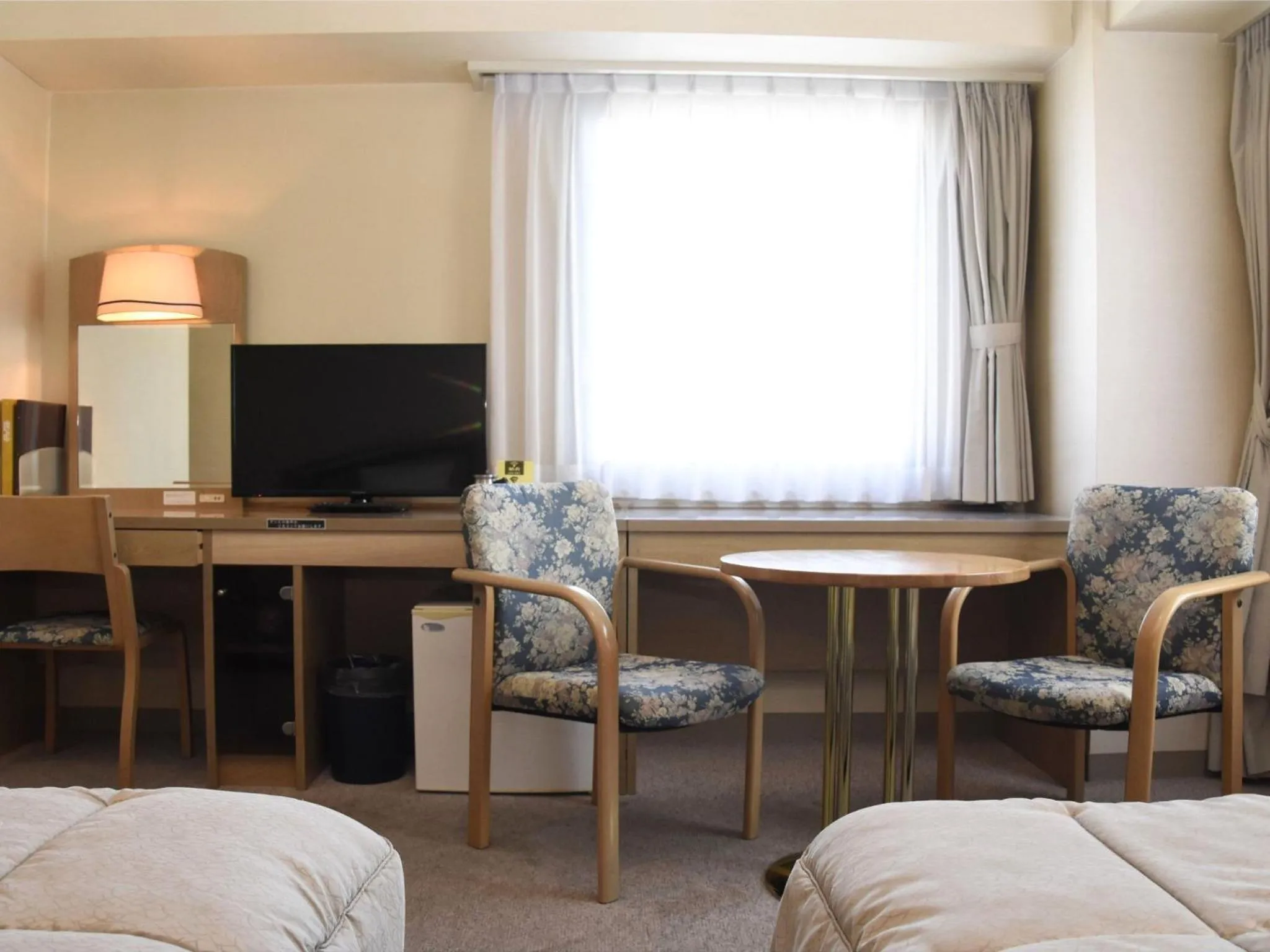 Photo of the whole room, Bed in Silk Hotel