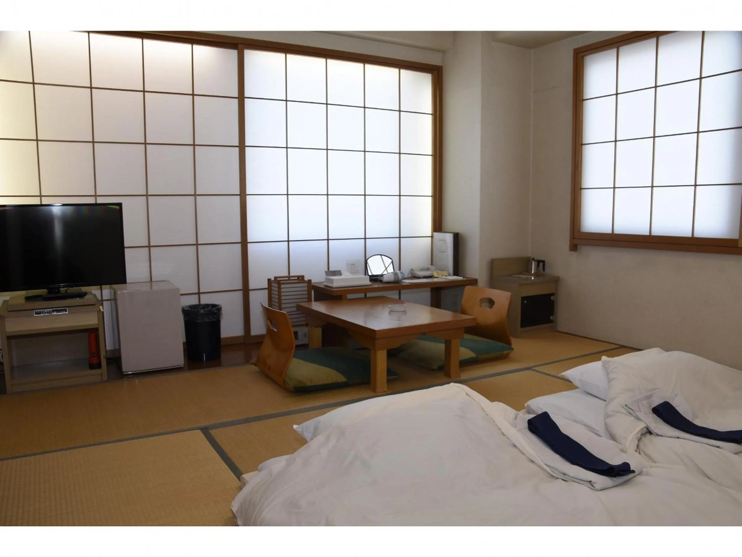 Photo of the whole room, Bed in Silk Hotel