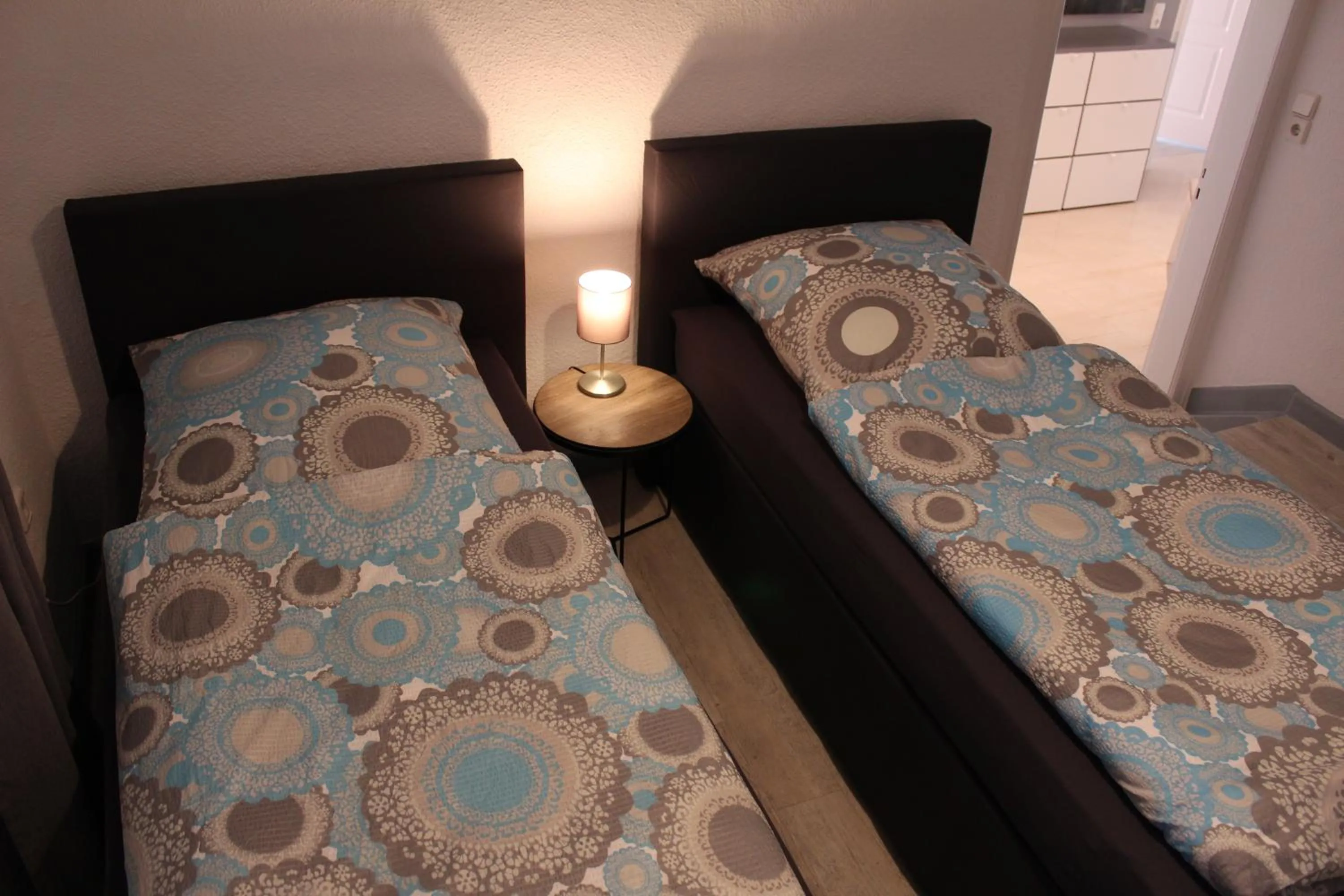 Bedroom, Bed in Monteurwohnung Ferienwohnung Rose in Isenbüttel Nähe Gifhorn, Wolfsburg, Braunschweig