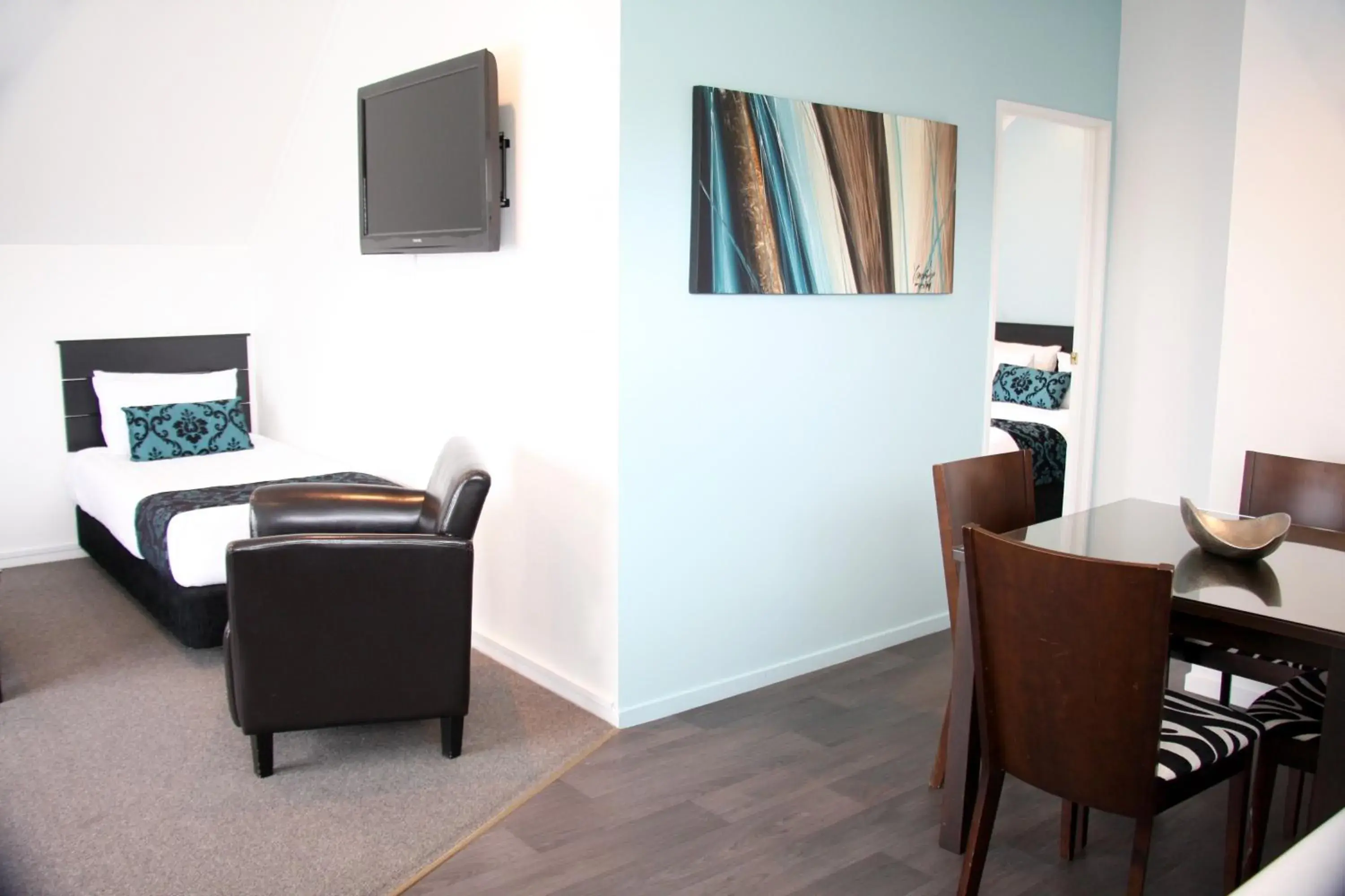 Living room, Bed in Camelot On Ulster Living room, Bed in Camelot On Ulster