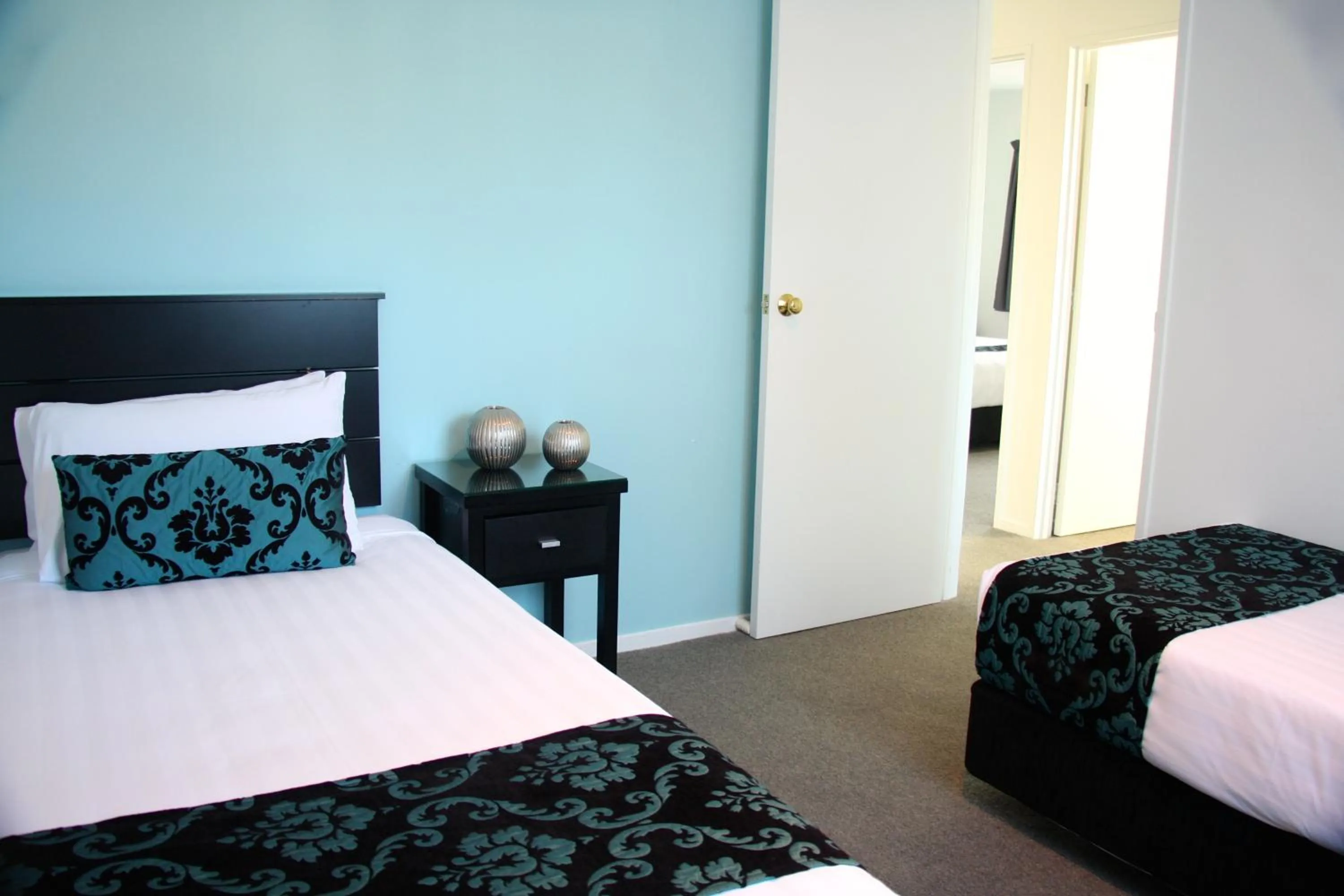 Bedroom, Bed in Camelot On Ulster