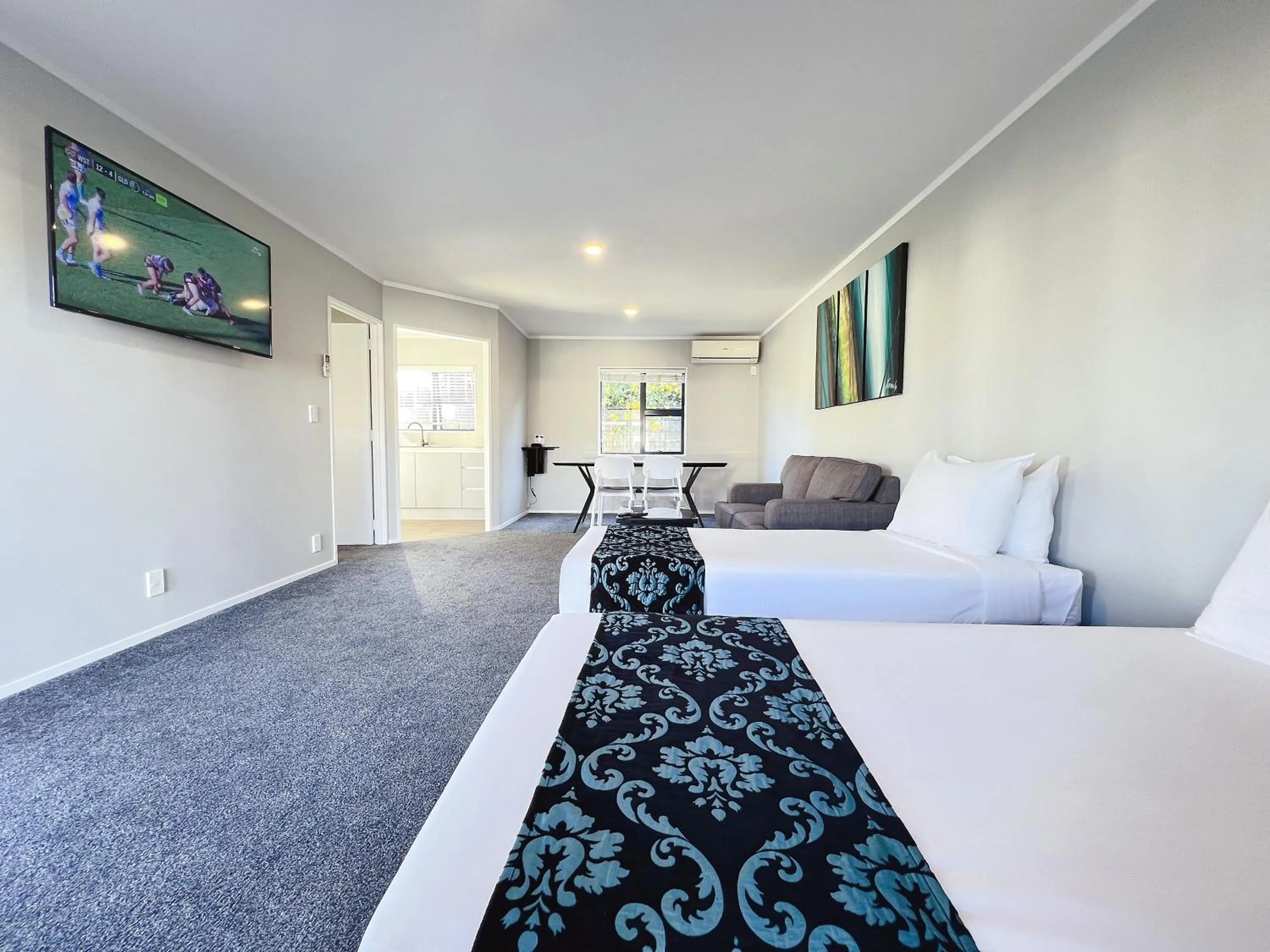 Living room, Bed in Camelot On Ulster