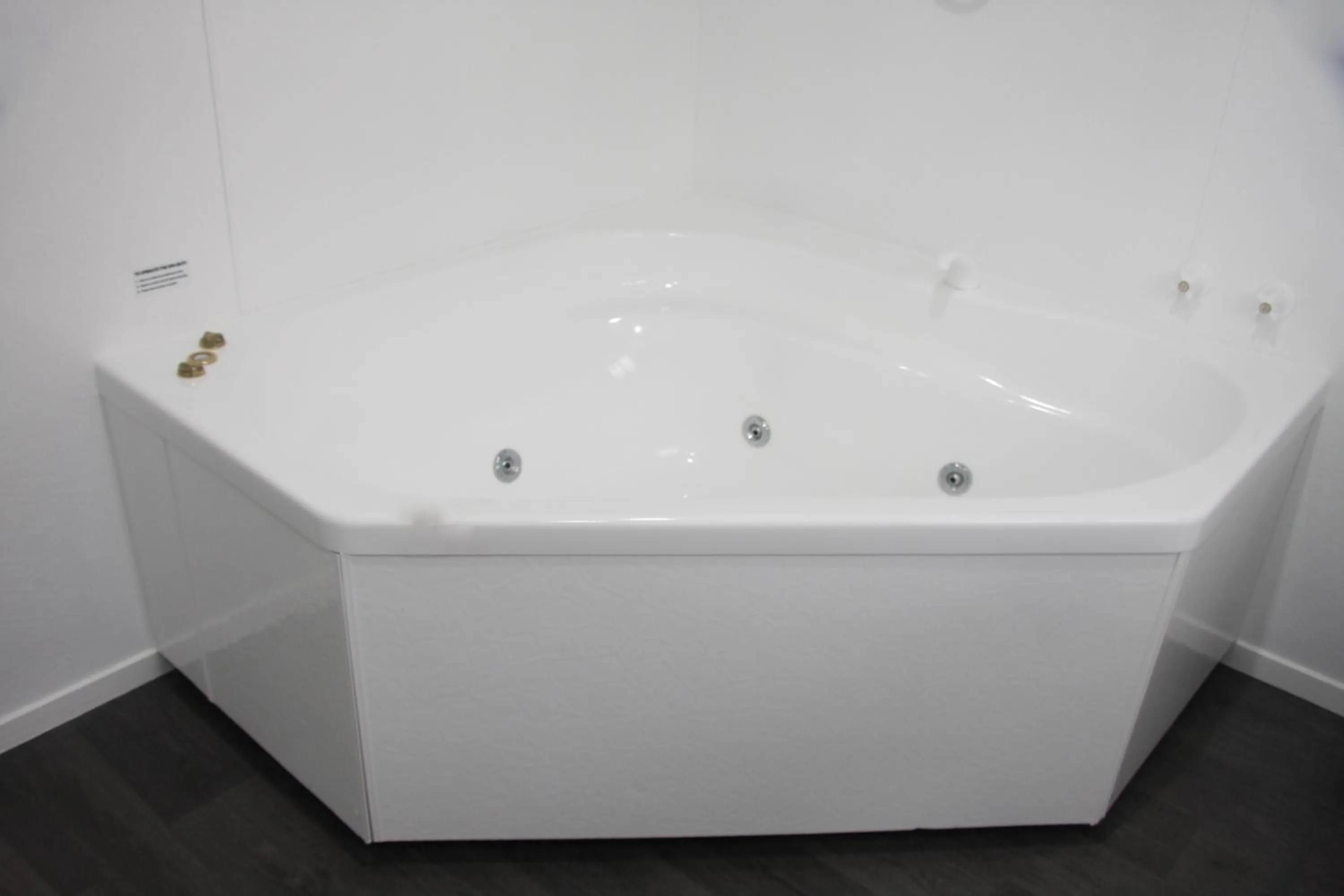 Bathroom in Camelot On Ulster