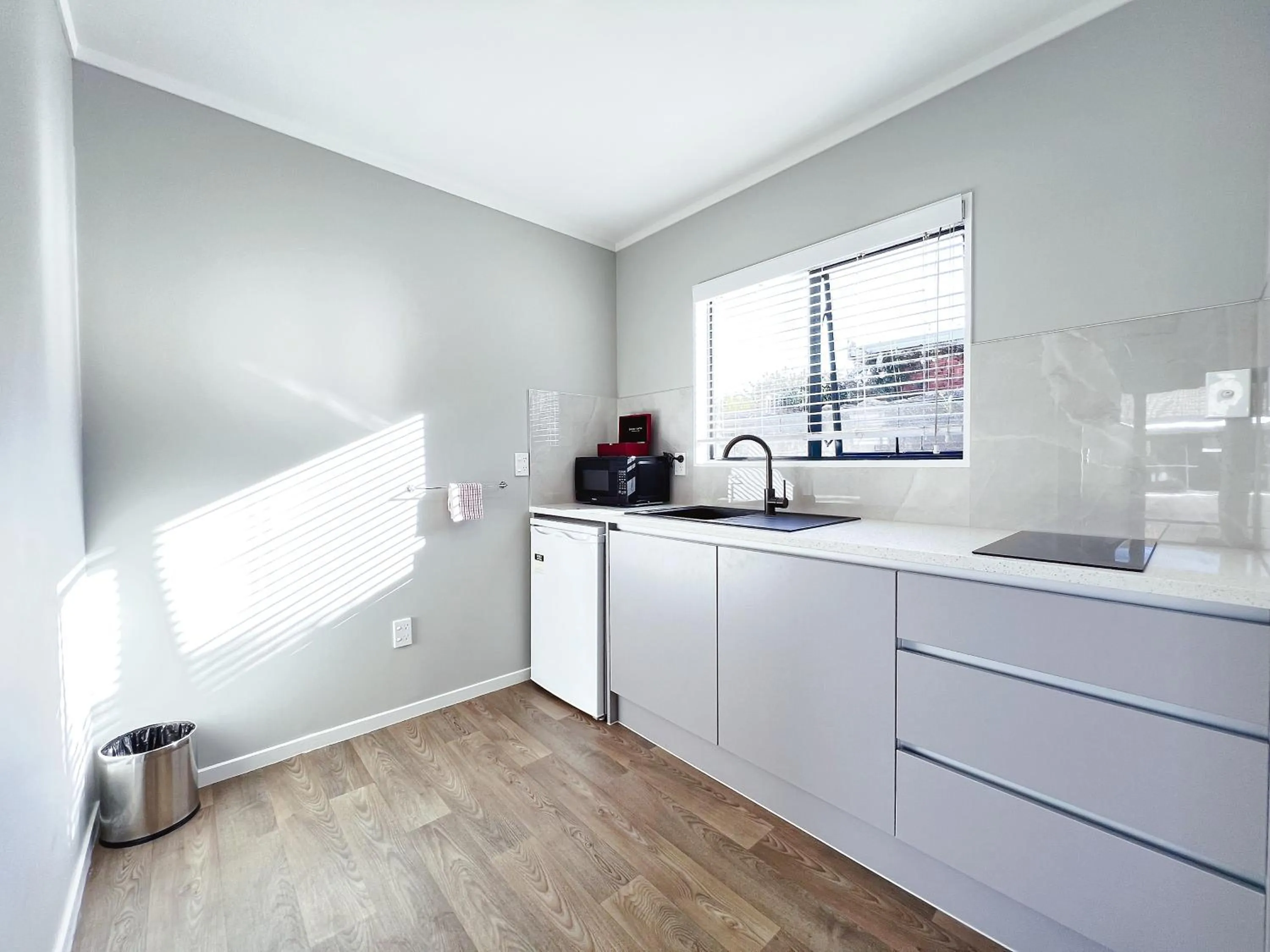 Kitchen or kitchenette in Camelot On Ulster