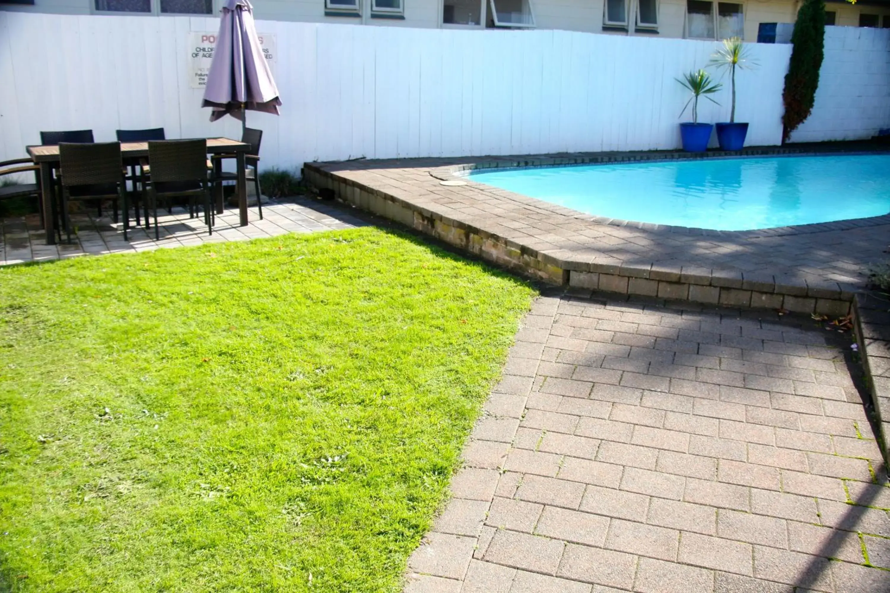 Swimming pool in Camelot On Ulster Swimming pool in Camelot On Ulster