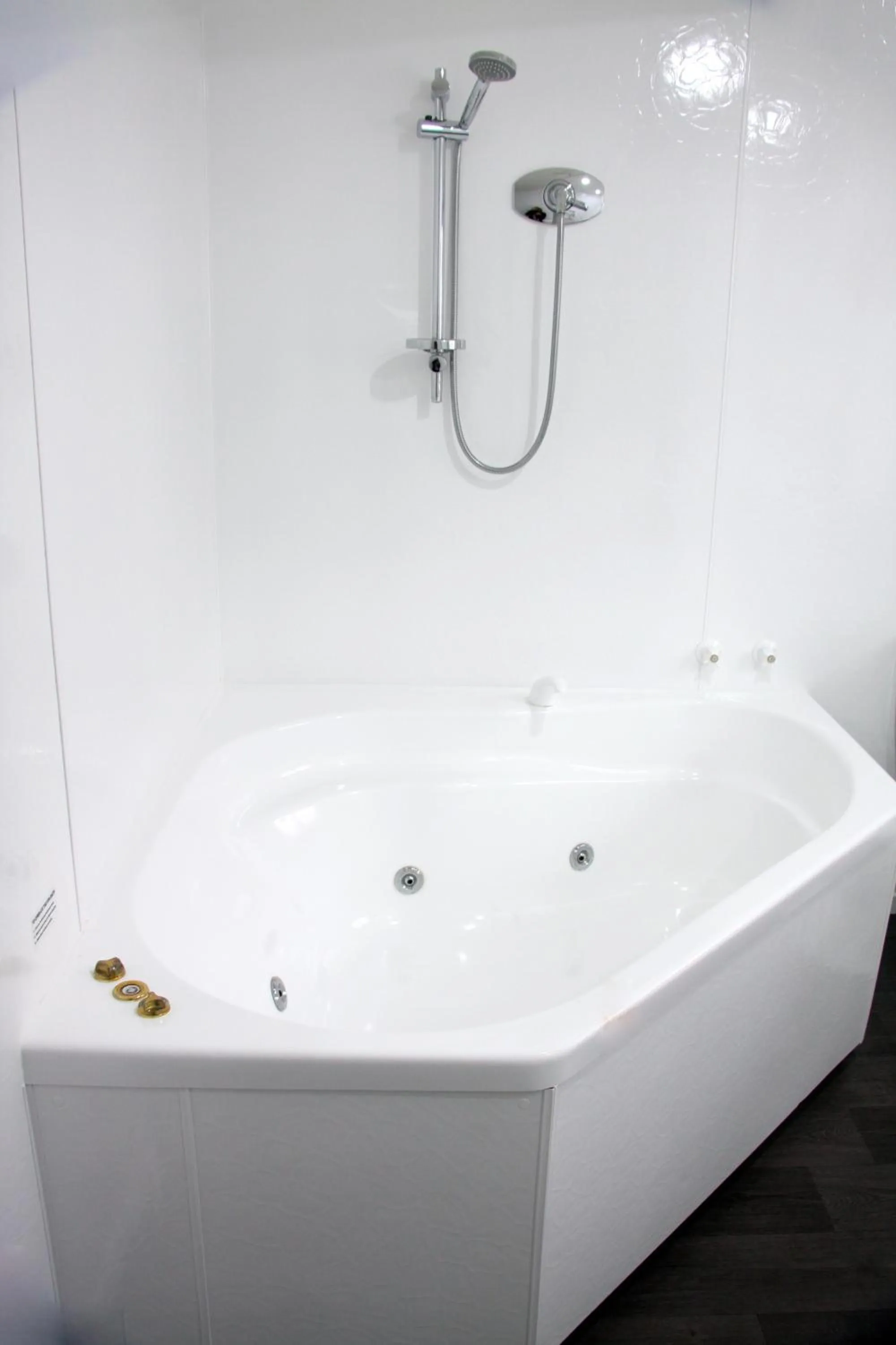 Hot Tub in Camelot On Ulster