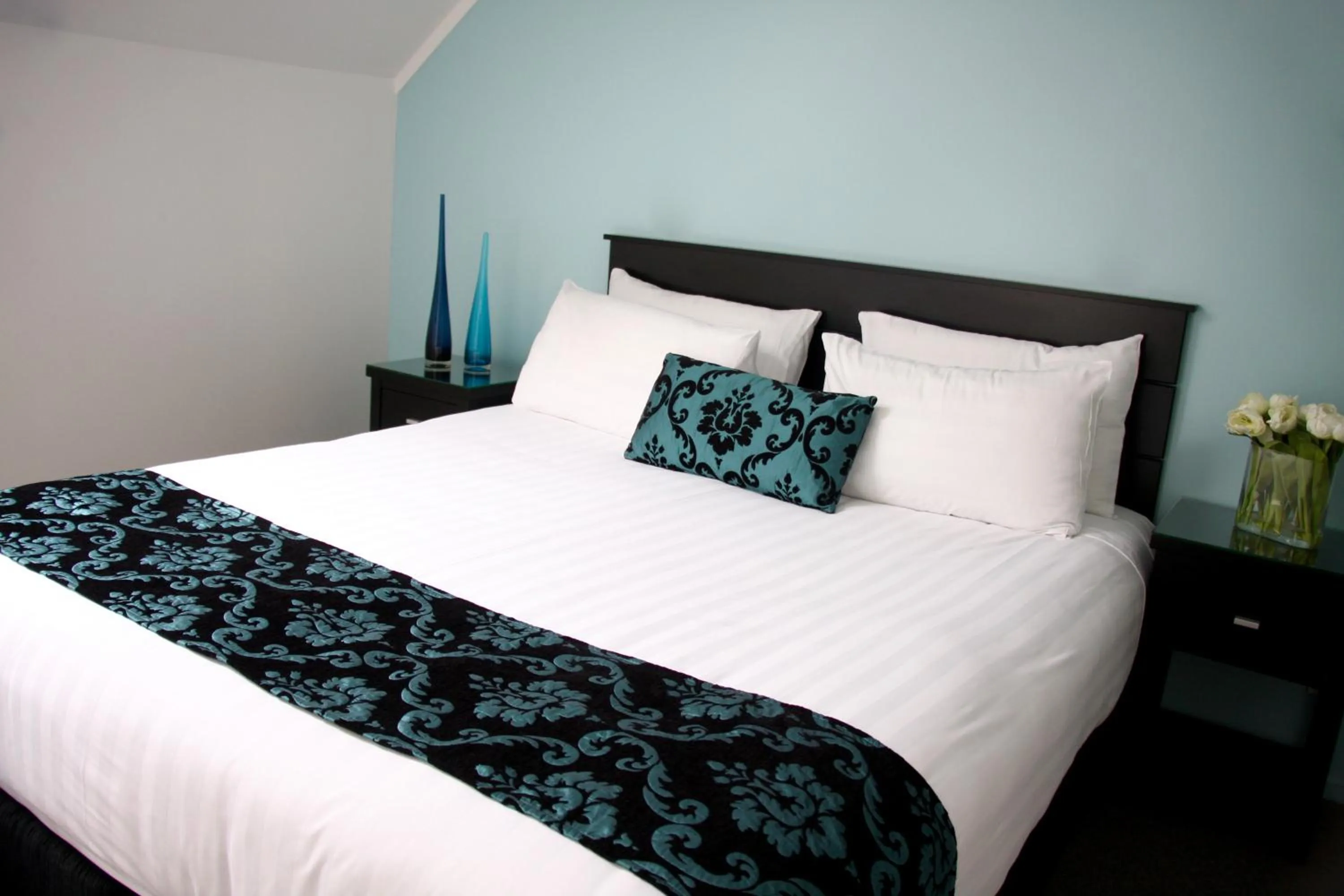 Bedroom, Bed in Camelot On Ulster