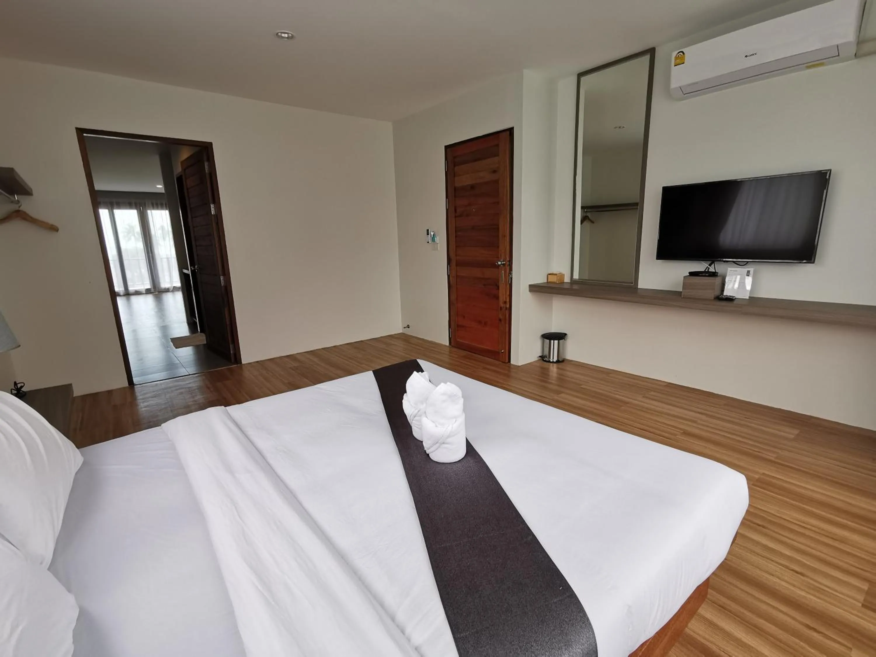 TV and multimedia, Bed in Nana Beach Hotel & Resort