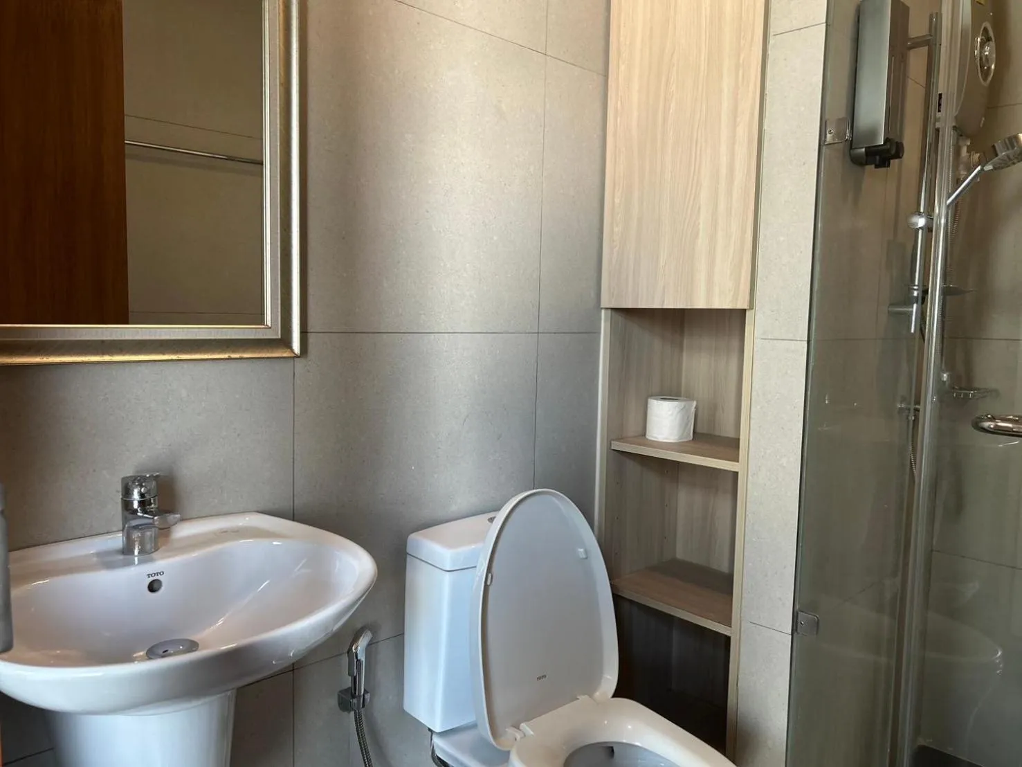 Shower in Loft2s Chiang Mai