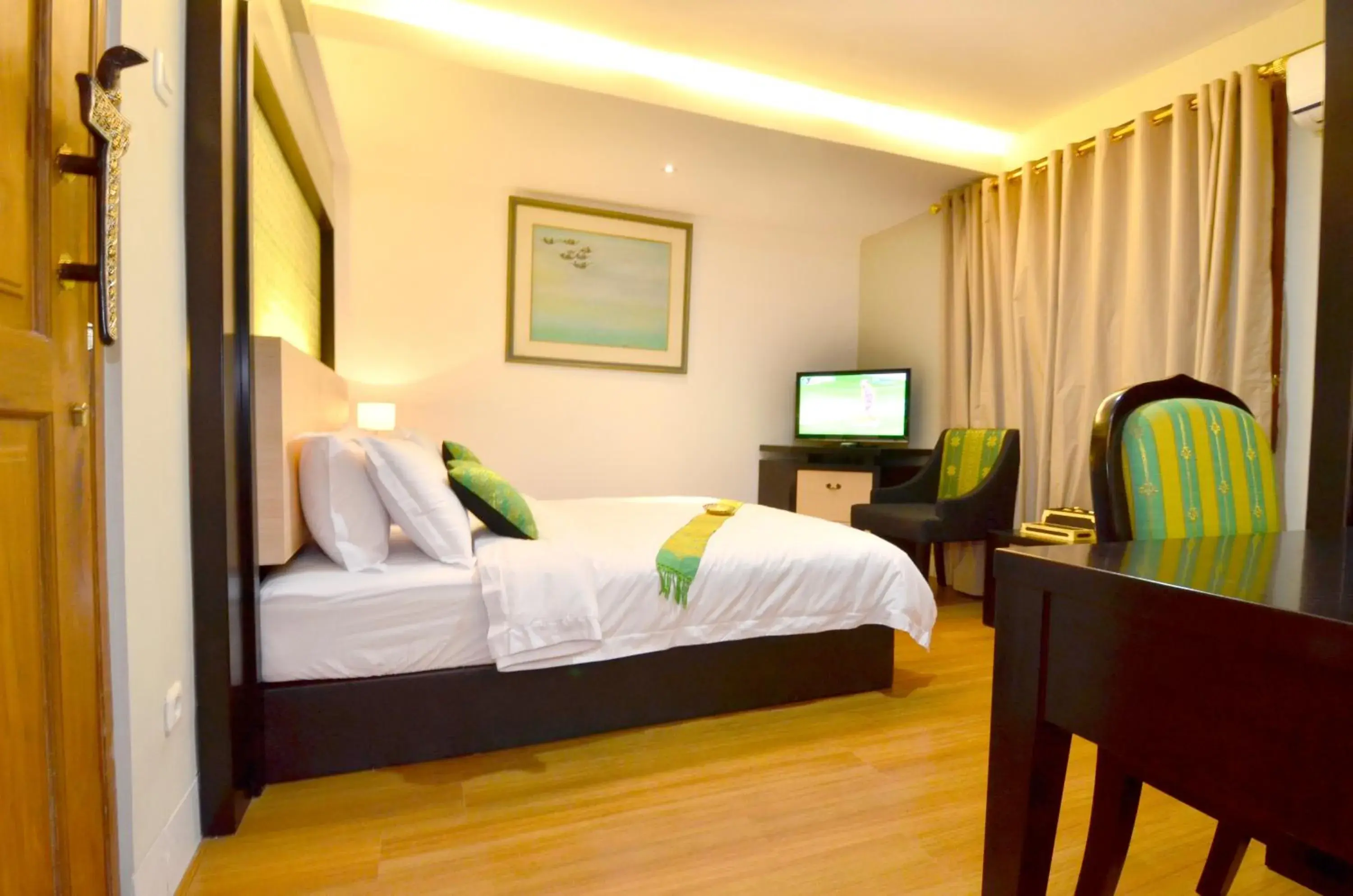 Bedroom, Bed in Balai Melayu Hotel