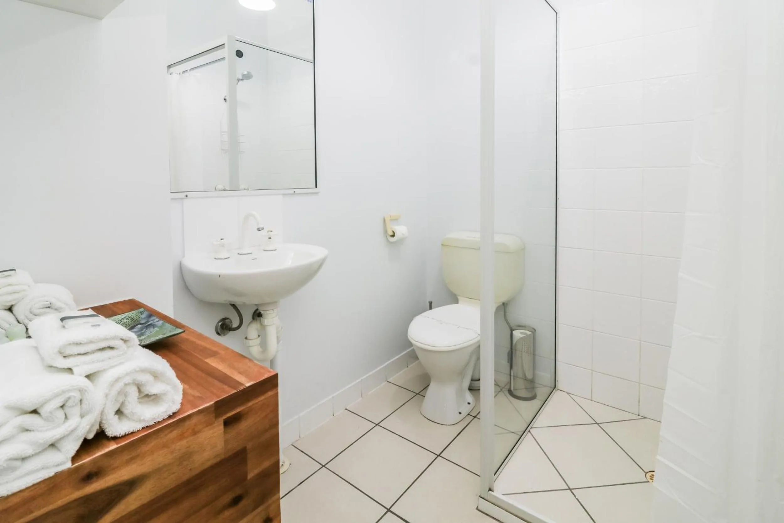 Bathroom in Sandcastles 1770 Motel & Resort