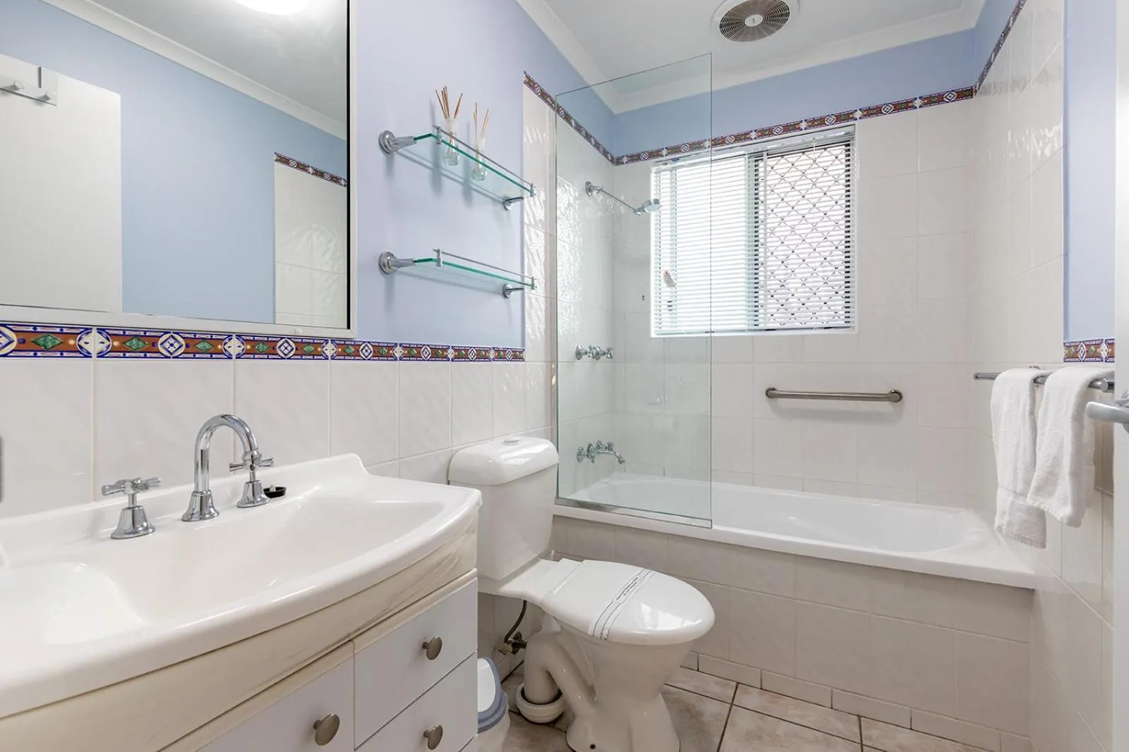 Sandcastles 1770 Motel & Resort