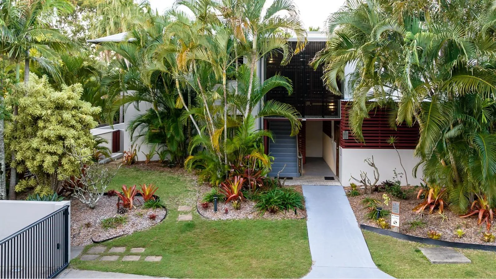 Sandcastles 1770 Motel & Resort