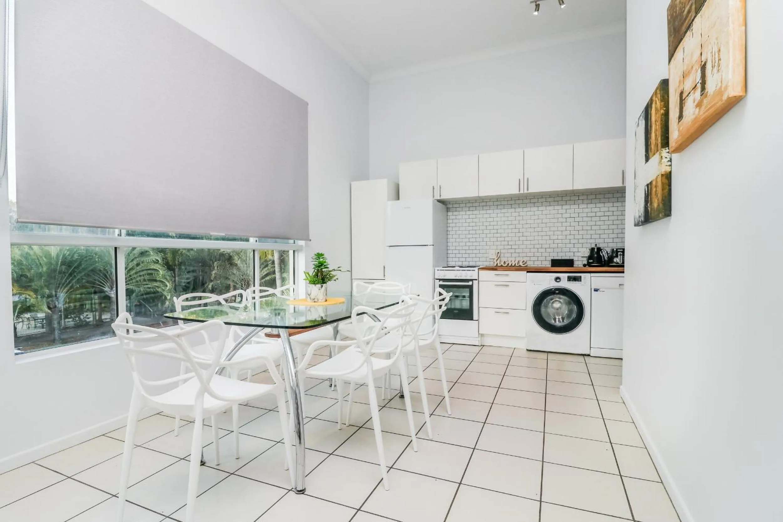 Dining area in Sandcastles 1770 Motel & Resort