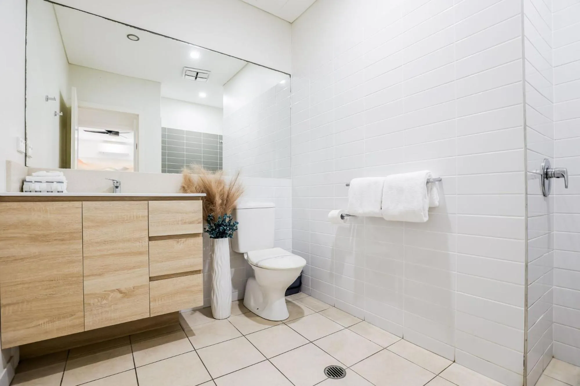 Sandcastles 1770 Motel & Resort