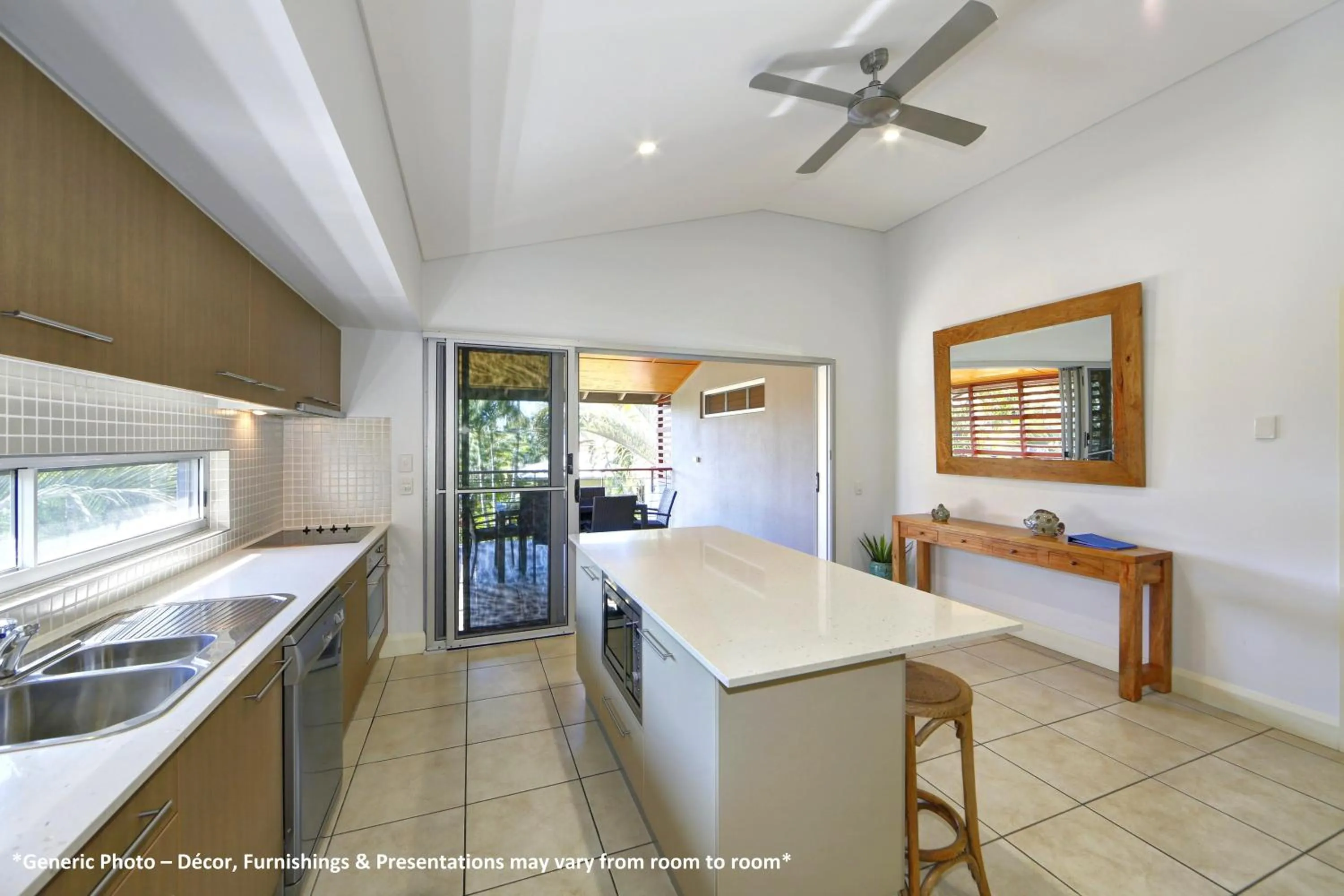 Kitchen or kitchenette in Sandcastles 1770 Motel & Resort