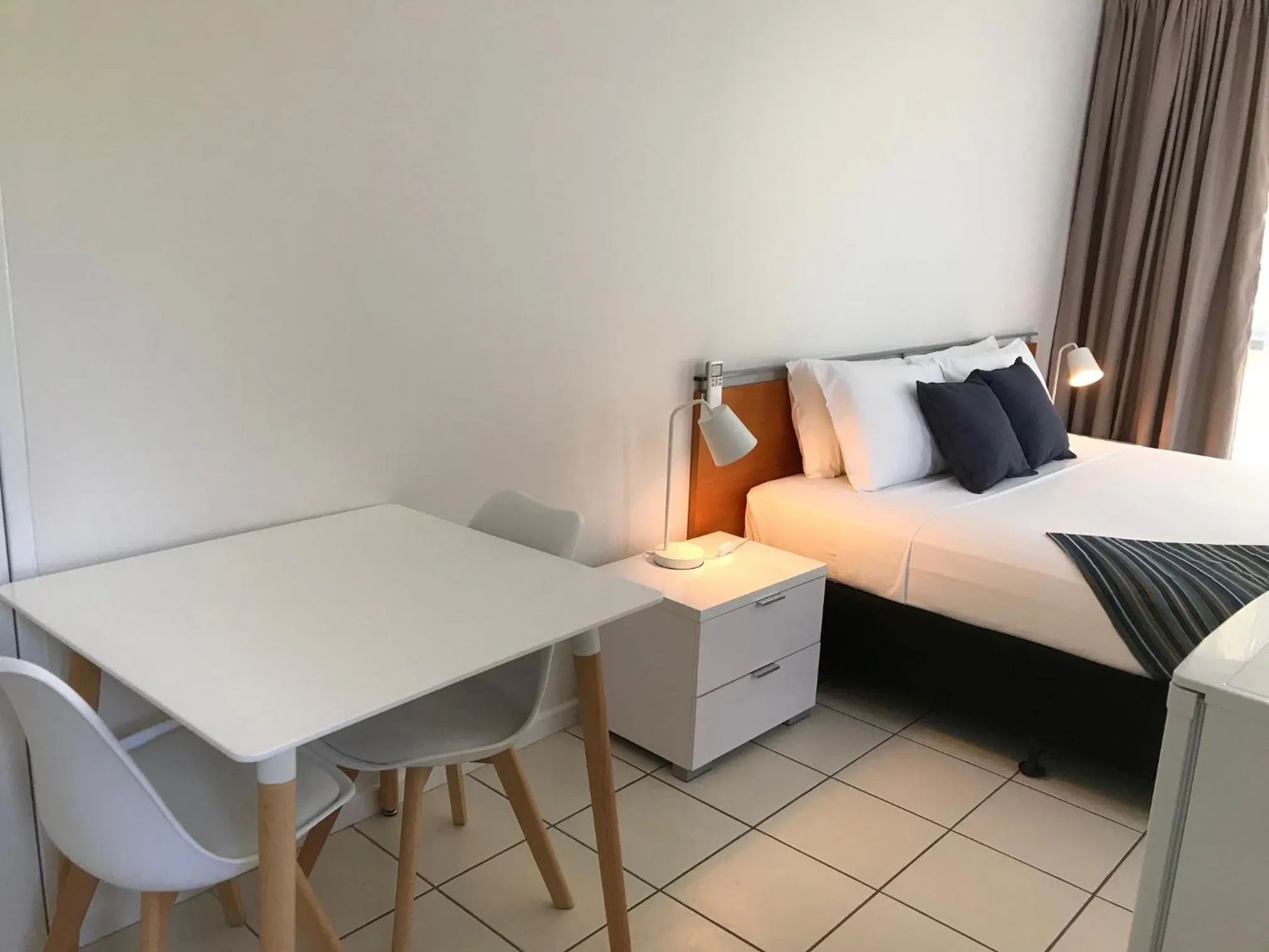 Bed in Sandcastles 1770 Motel & Resort