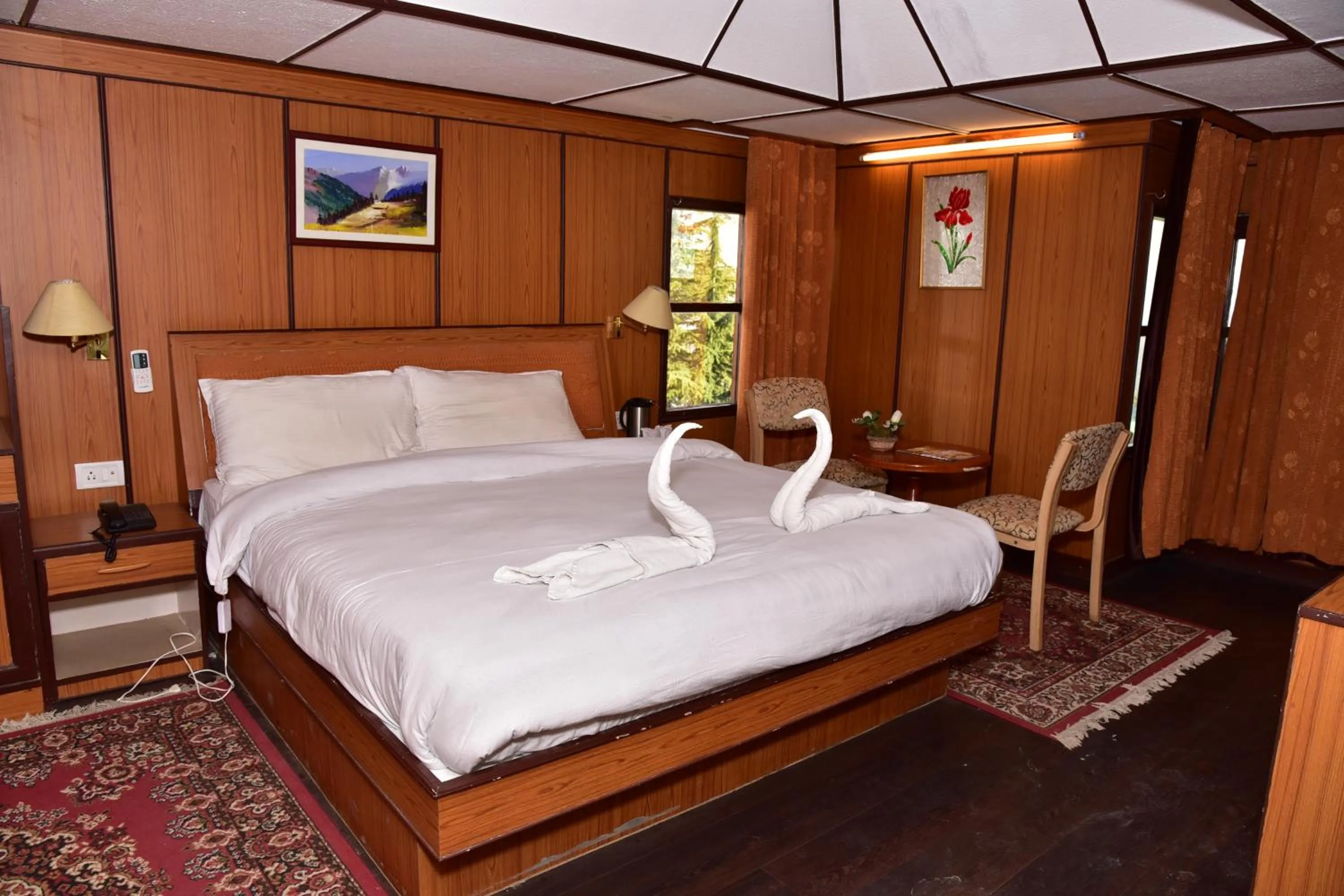 Bed in Snow King Retreat - The Heaven