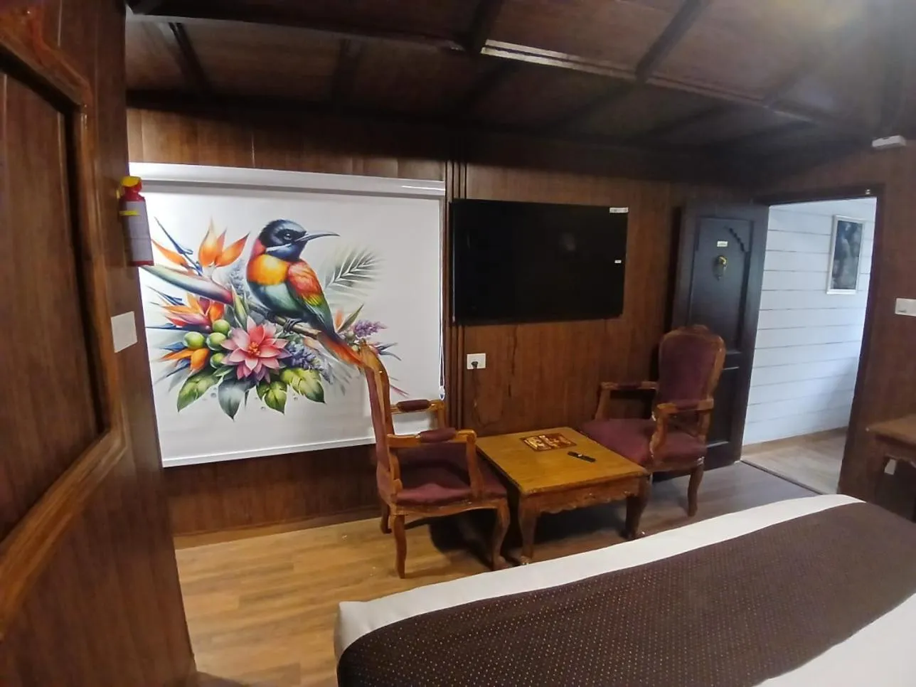 Communal lounge/ TV room in Snow King Retreat - The Heaven