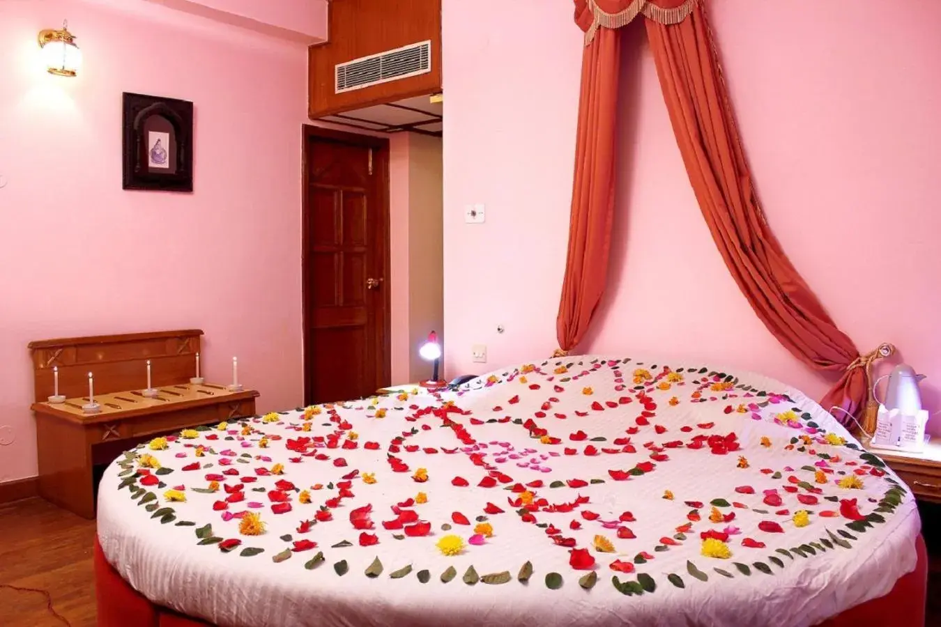 Honeymoon Suite in Snow King Retreat - The Heaven Honeymoon Suite in Snow King Retreat - The Heaven