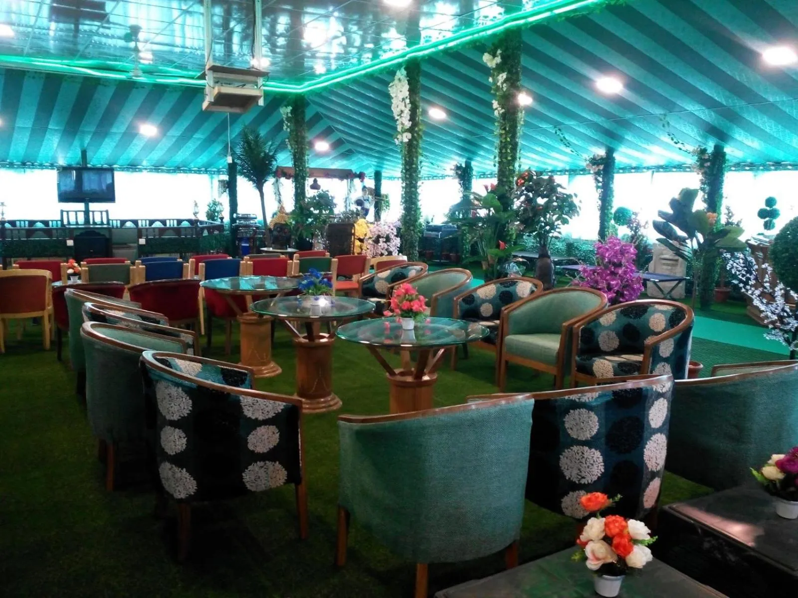 Restaurant/places to eat in Snow King Retreat - The Heaven