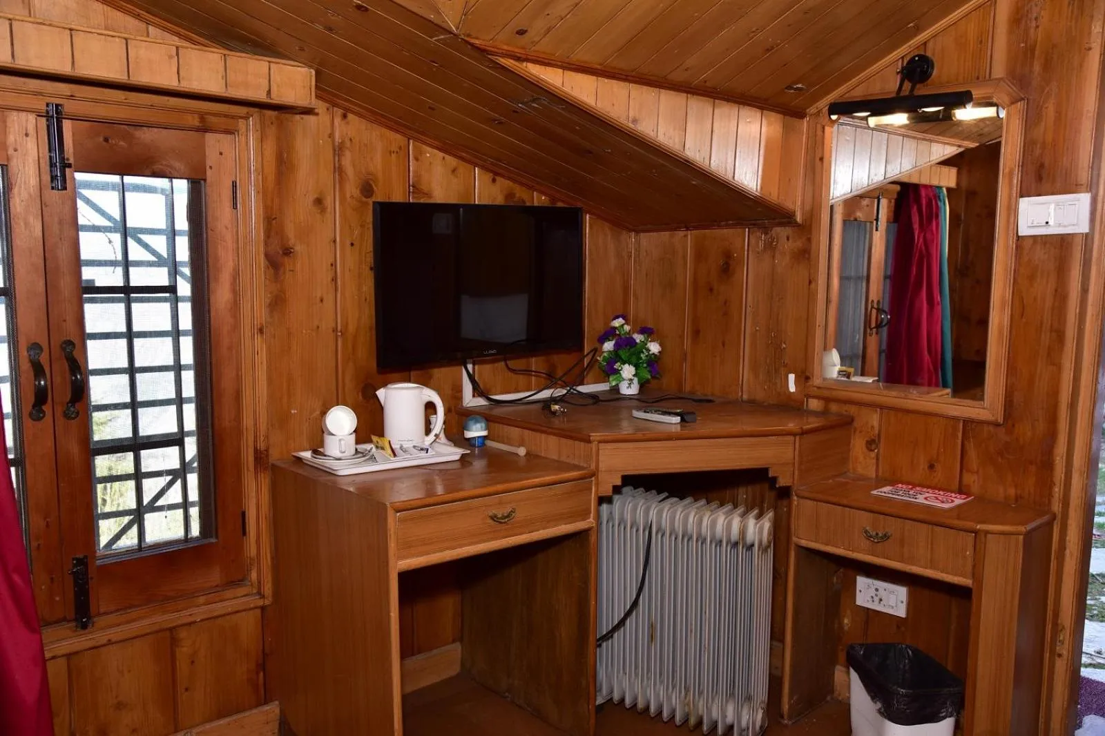 TV and multimedia in Snow King Retreat - The Heaven