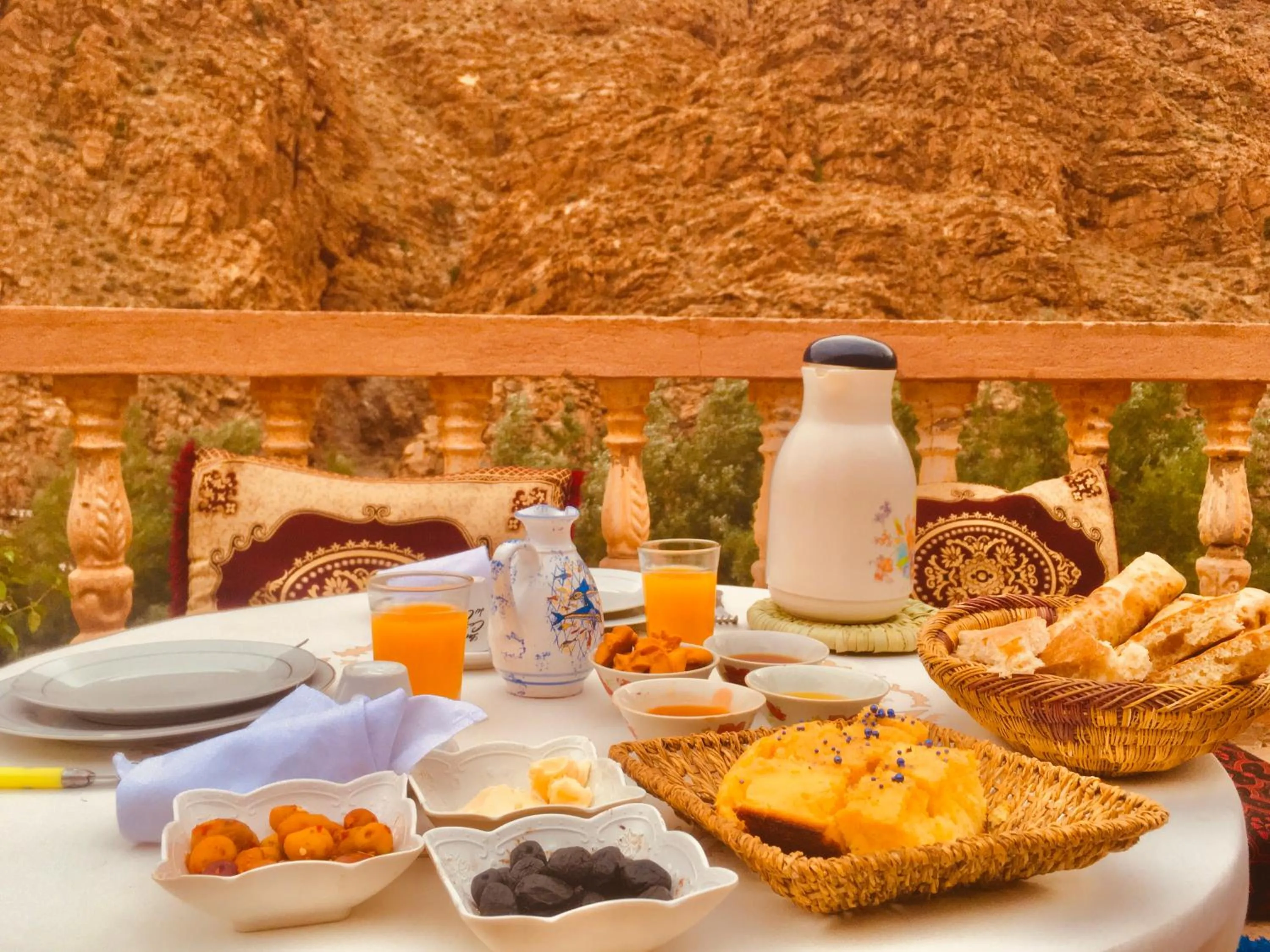 Seating area in Hôtel panoramique de la vallée