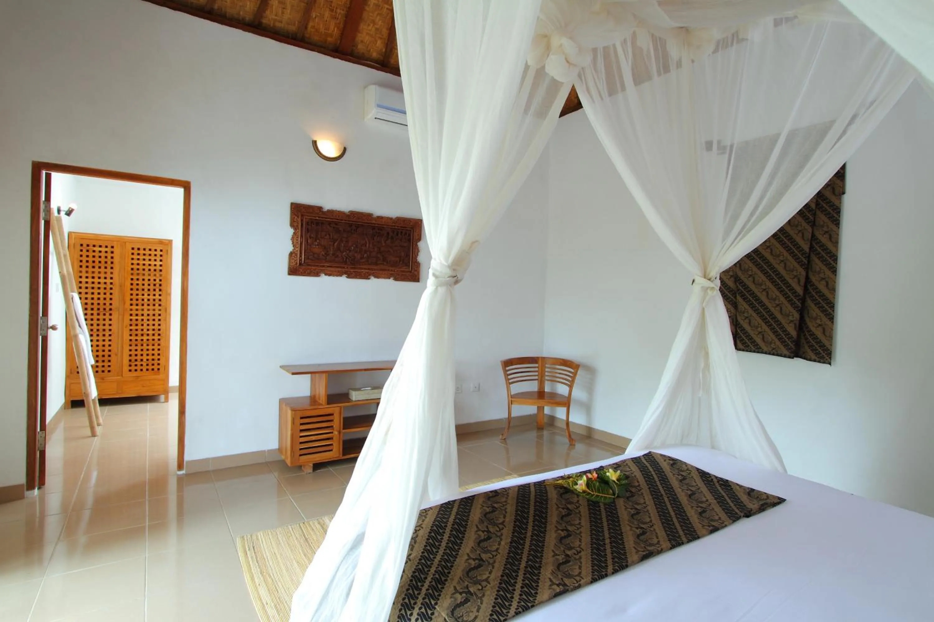Photo of the whole room, Bed in Lembongan Cliff Villas