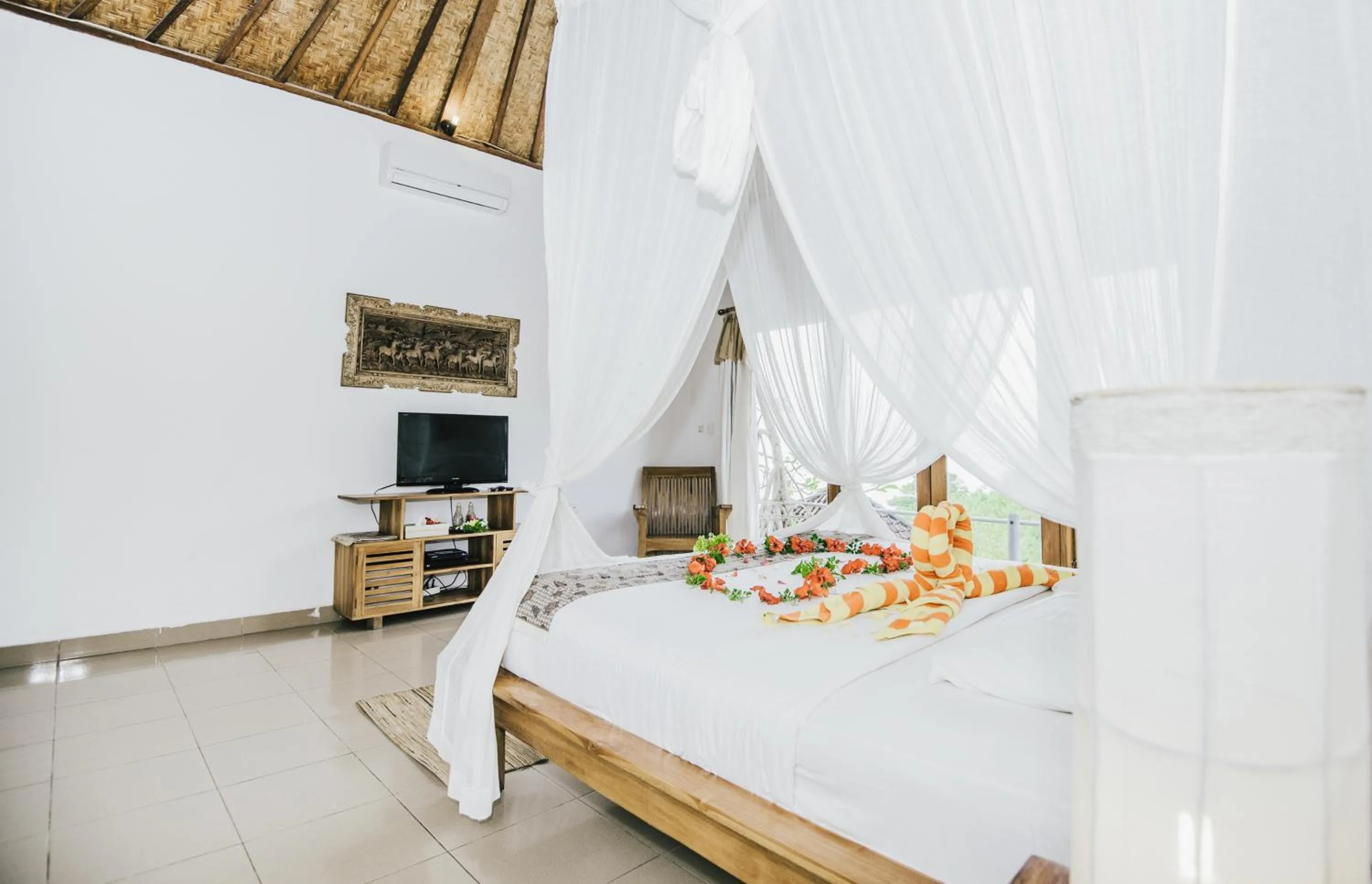 Bed in Lembongan Cliff Villas