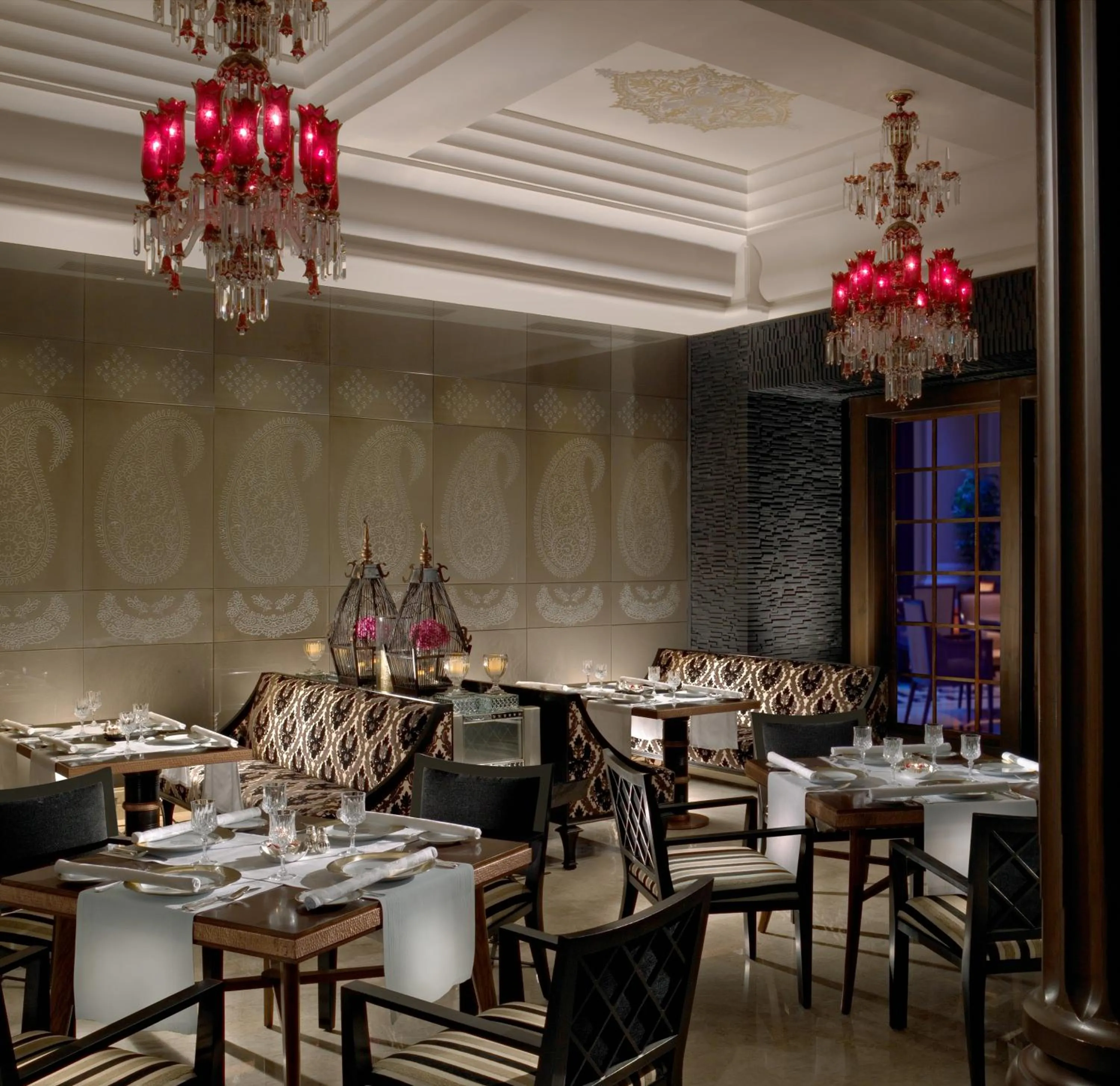Restaurant/places to eat in The Leela Palace Chennai