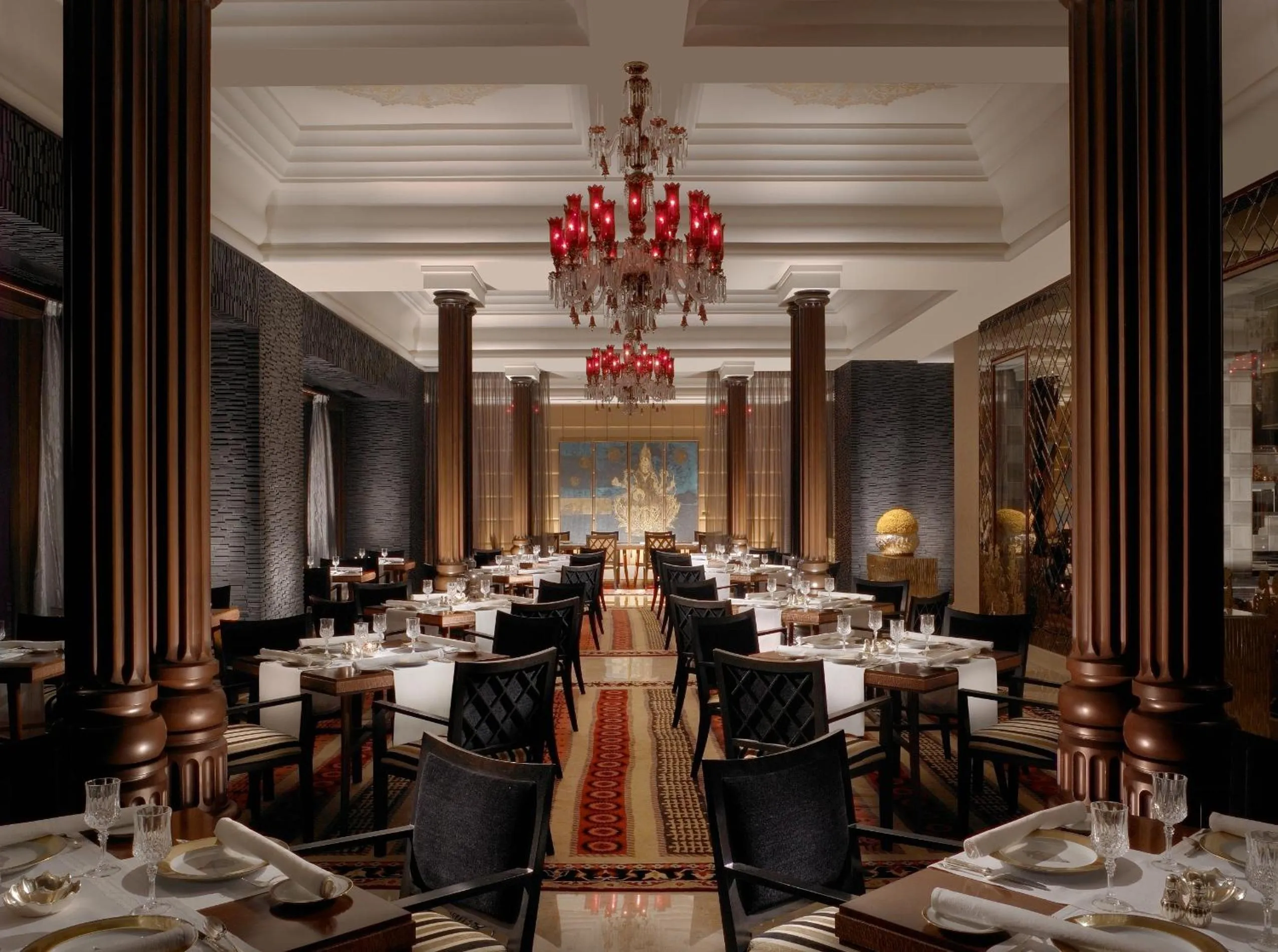 Restaurant/places to eat in The Leela Palace Chennai