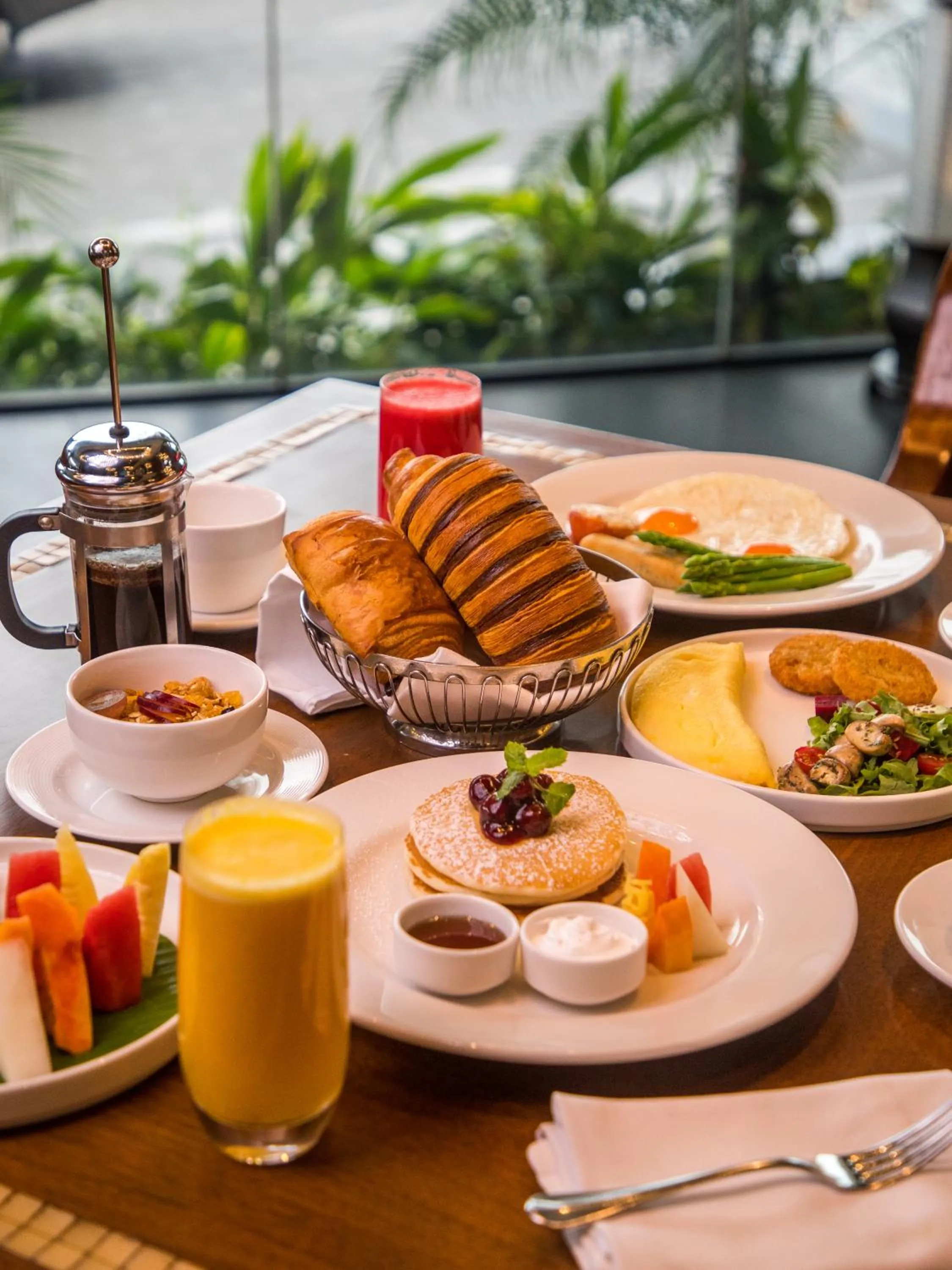 Breakfast in The Leela Palace Chennai